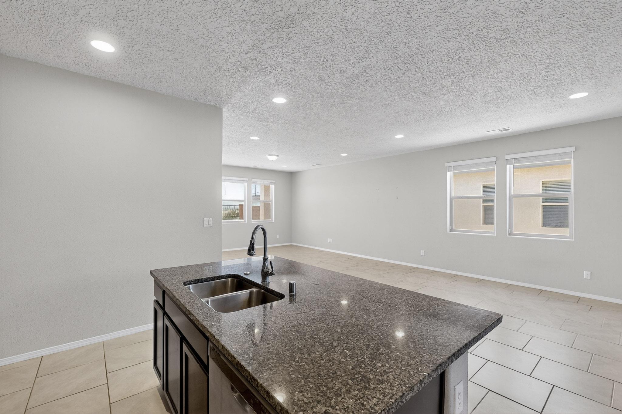 1811 VALLE VISTA Road NW