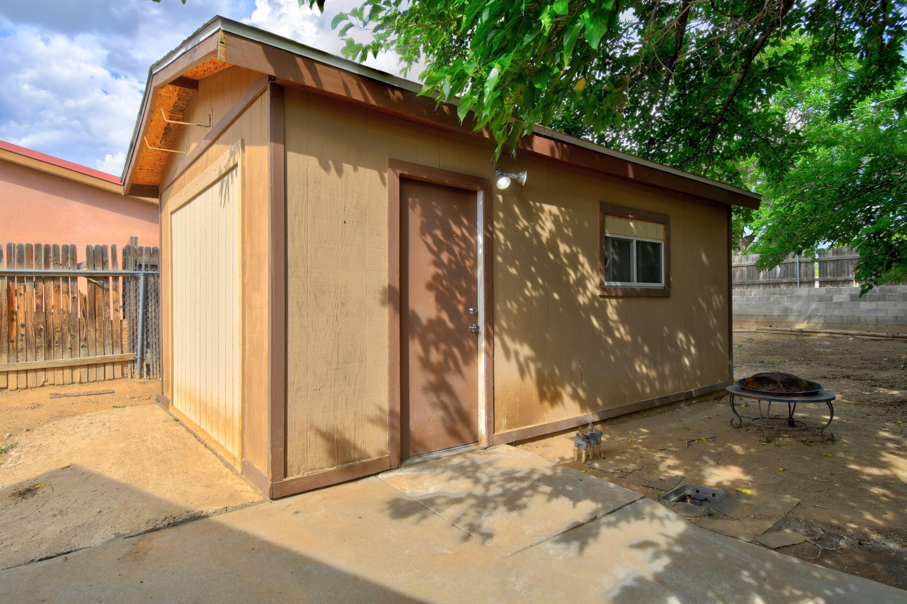 1020 BETTS Street NE