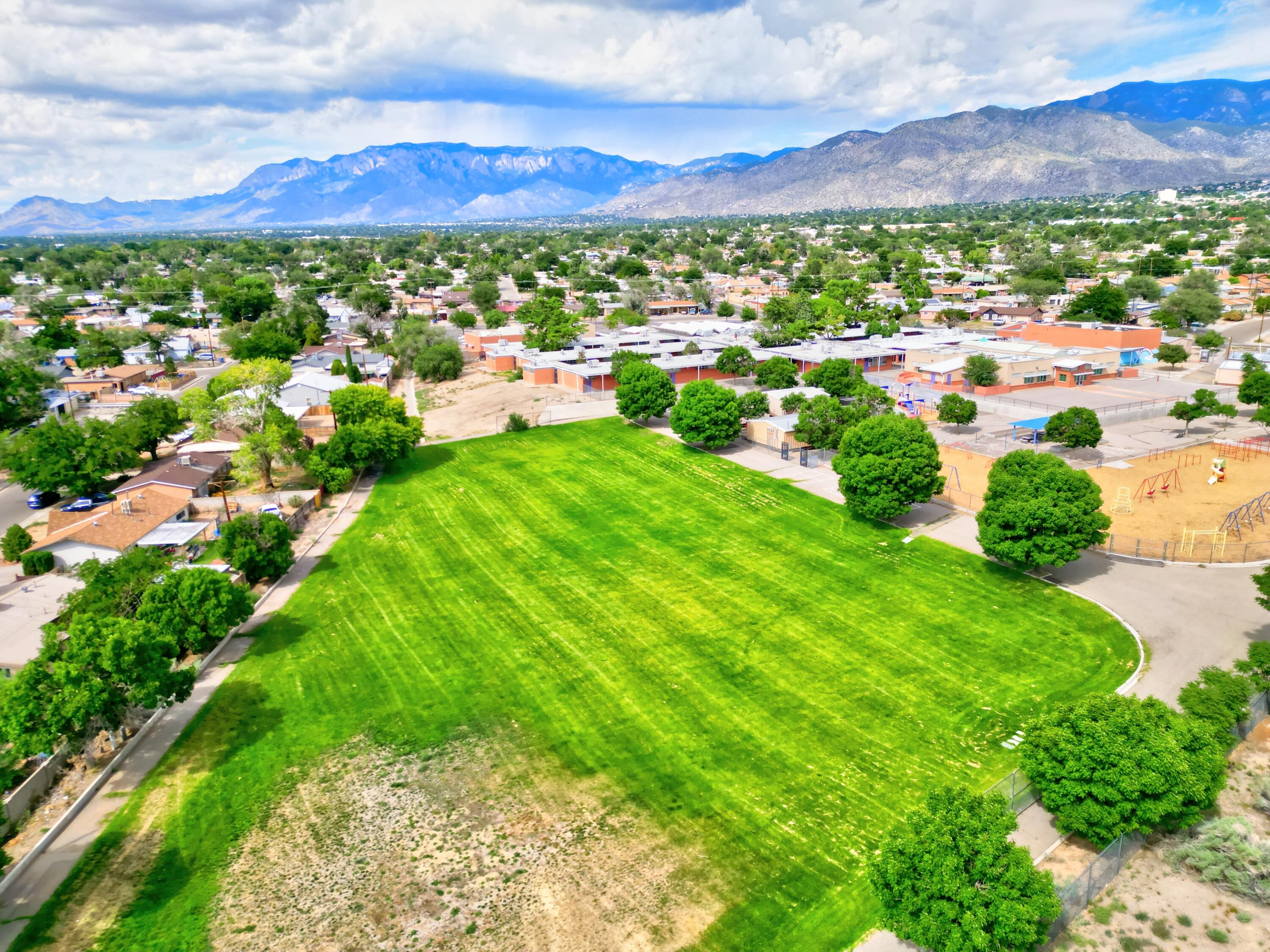 1020 BETTS Street NE