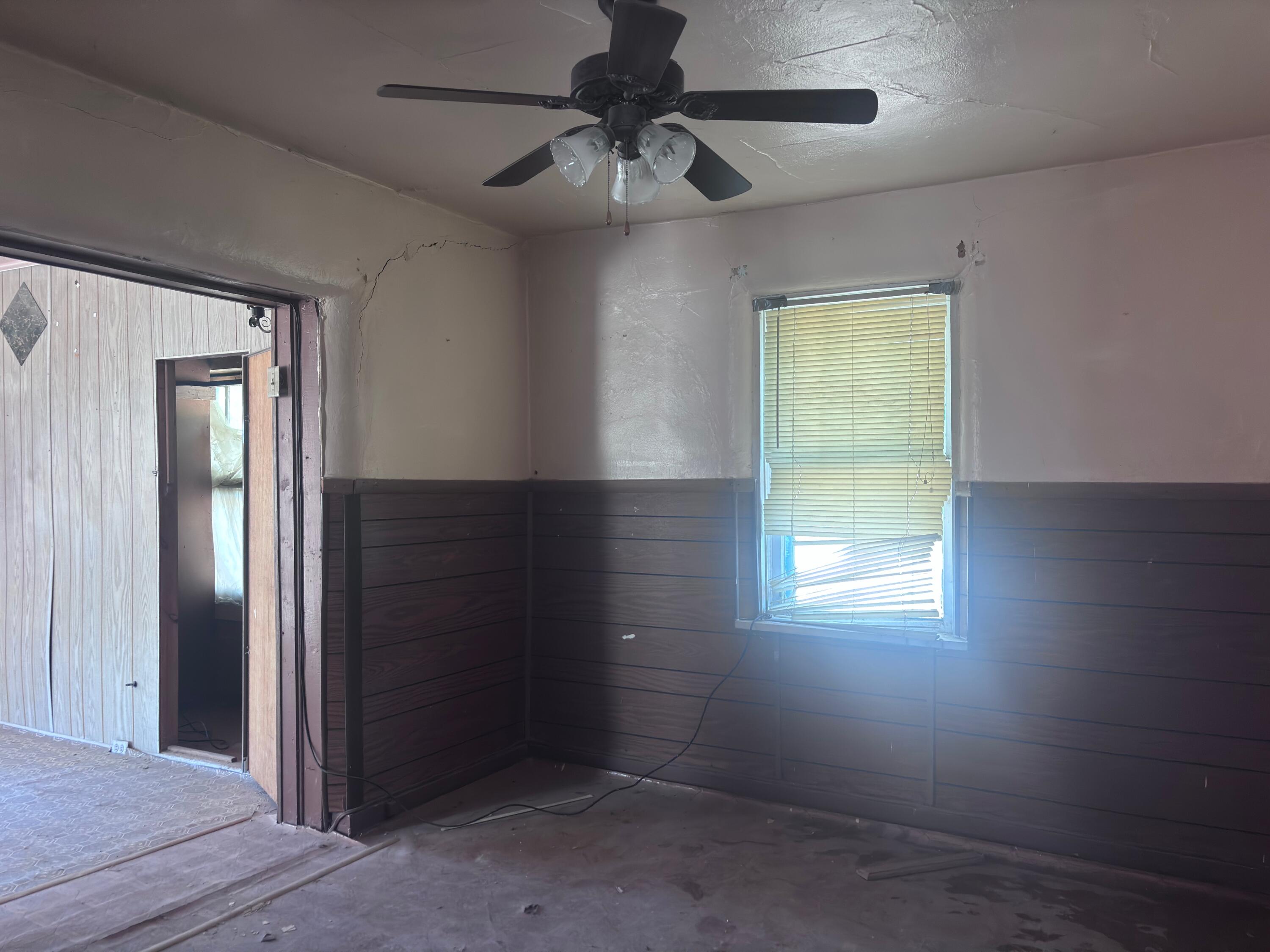 726 RIVERSIDE Drive SW