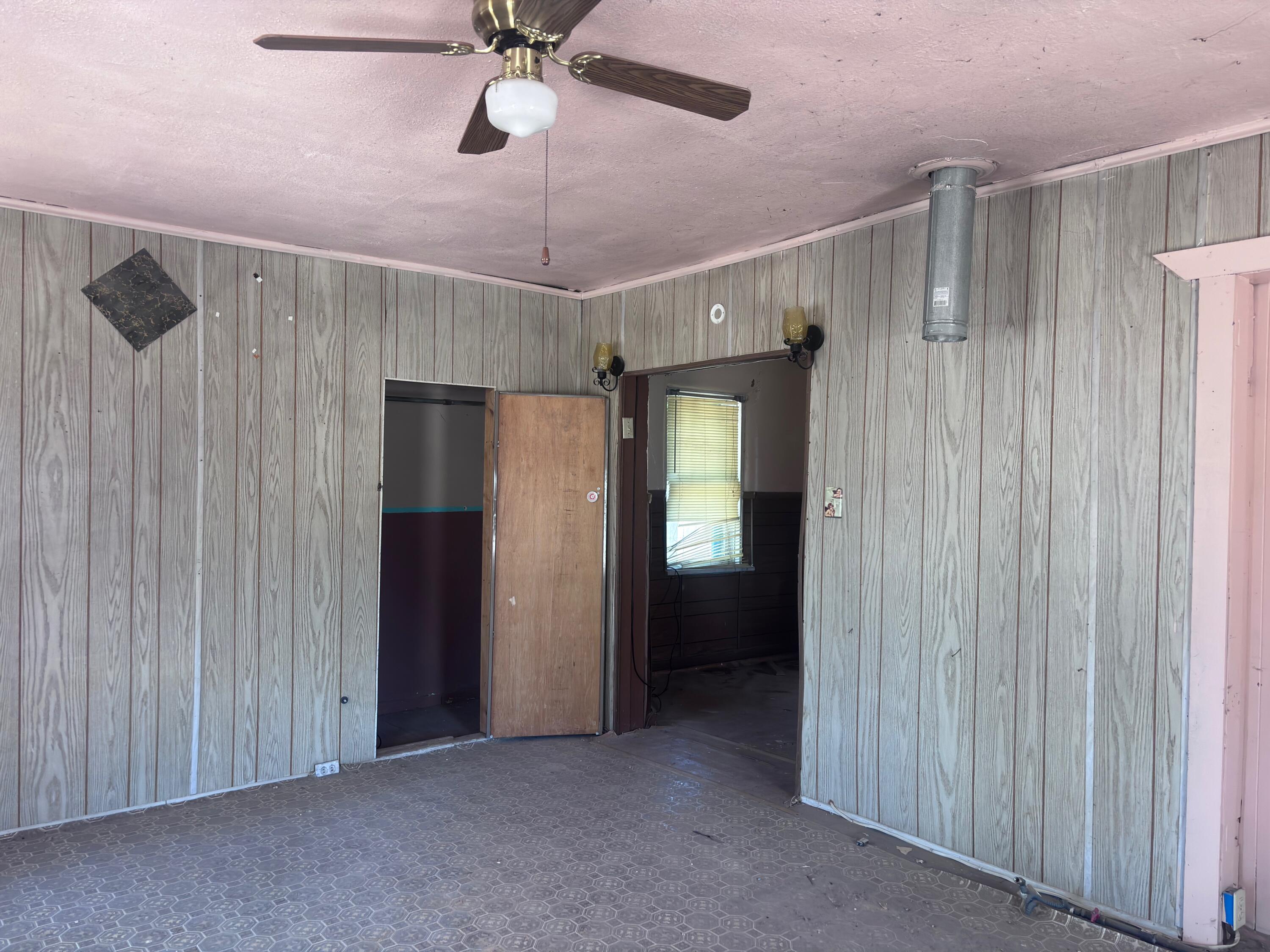 726 RIVERSIDE Drive SW