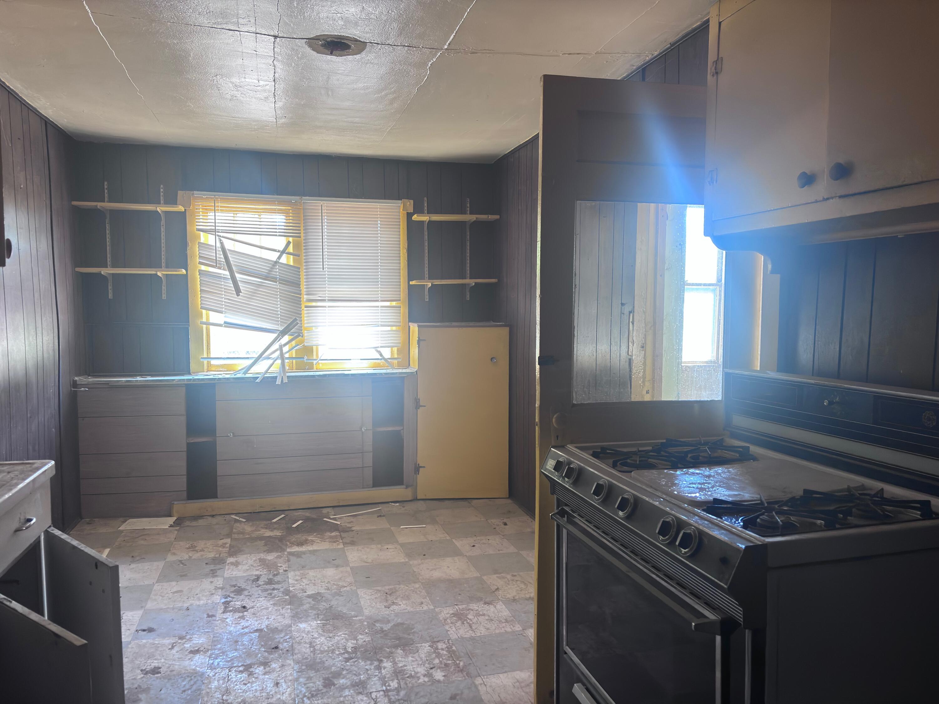 726 RIVERSIDE Drive SW