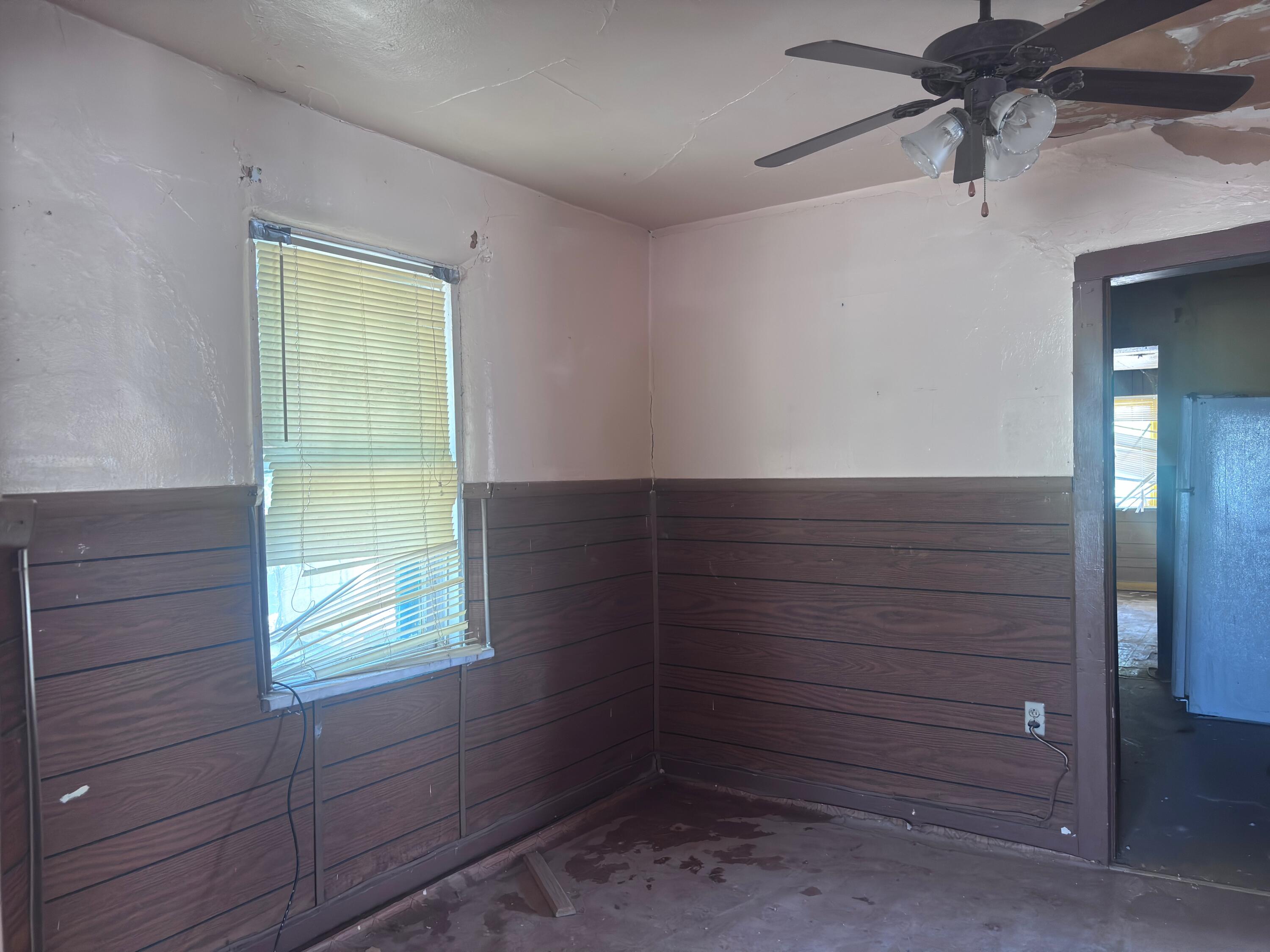 726 RIVERSIDE Drive SW