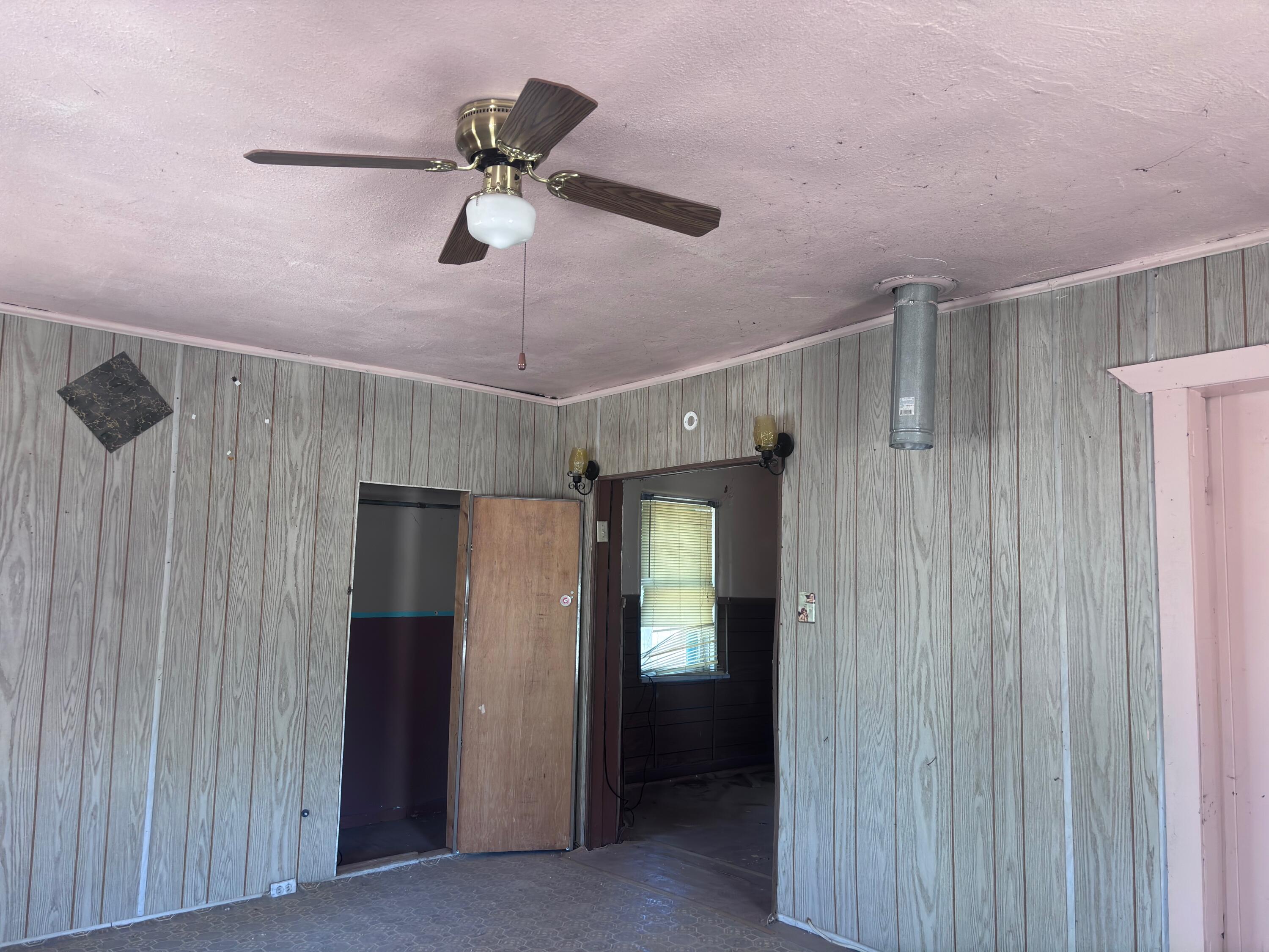 726 RIVERSIDE Drive SW