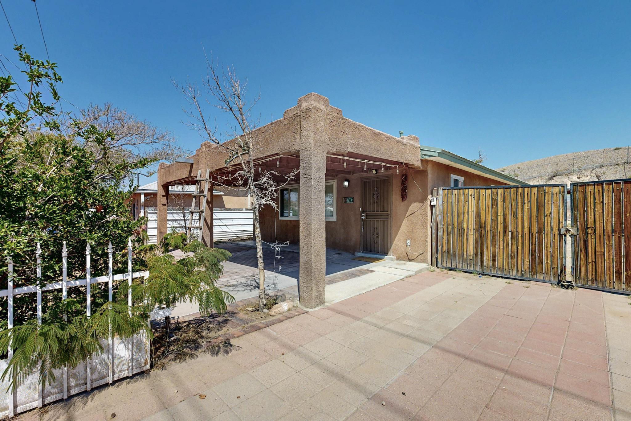 703 SANTA FE Avenue SE