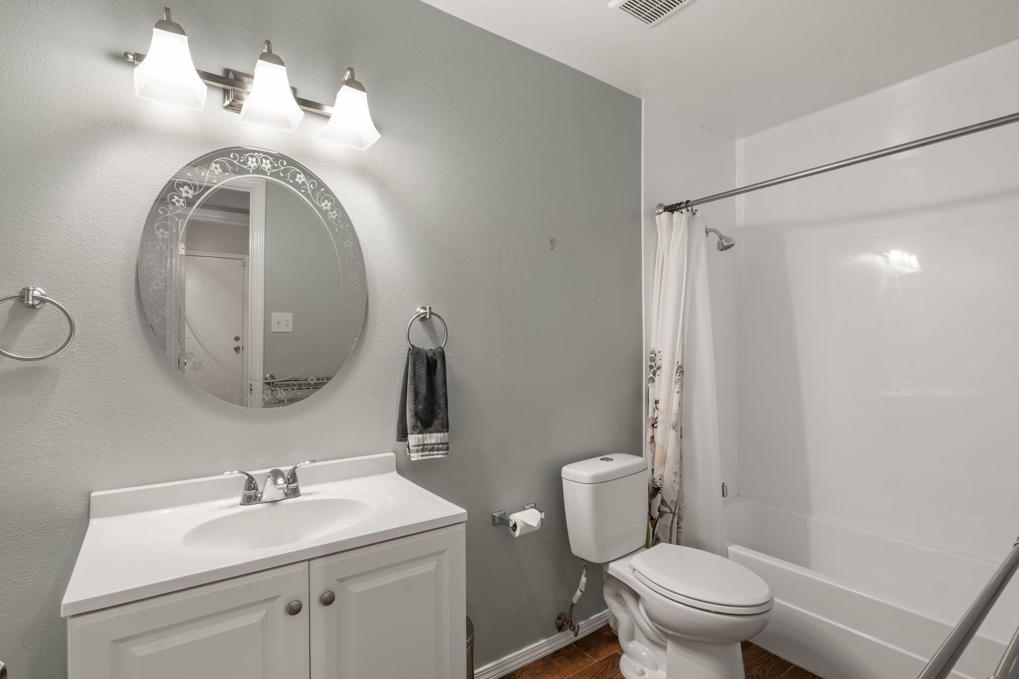 6600 CHRISTY Avenue NE