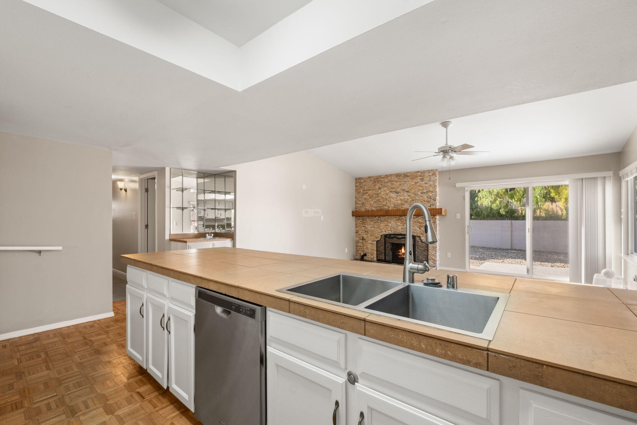 6600 CHRISTY Avenue NE