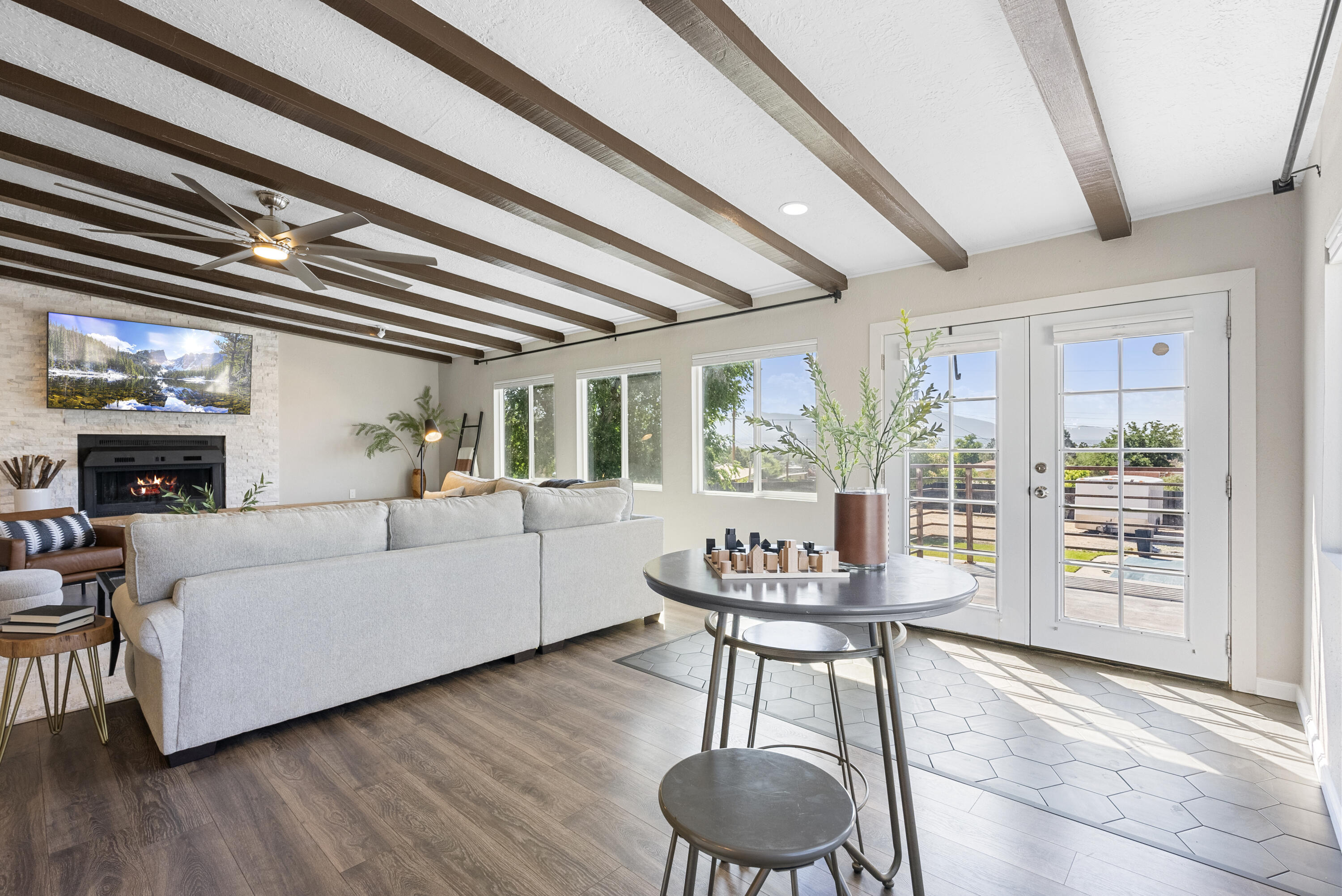 10608 CALLE DE ELENA