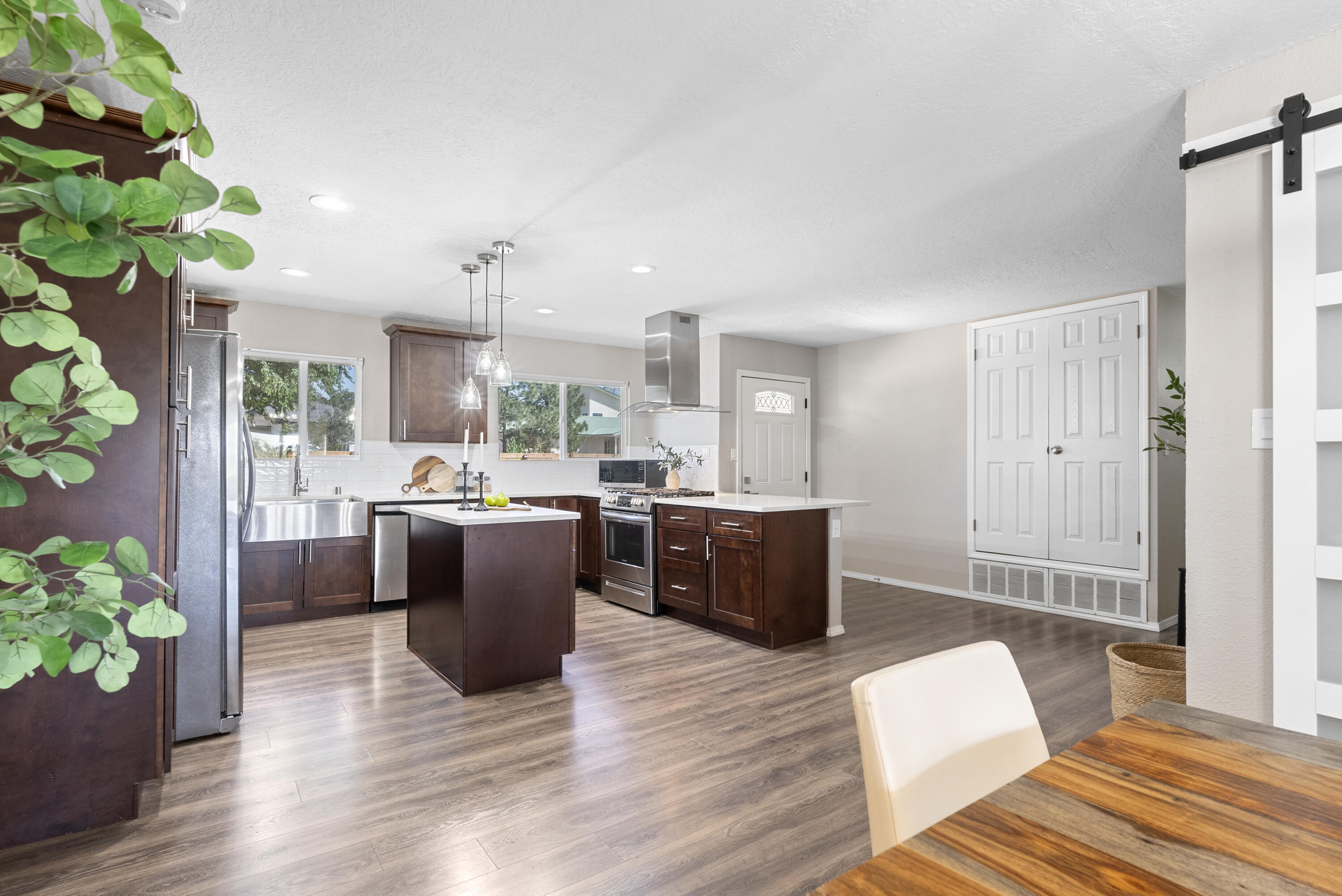 10608 CALLE DE ELENA