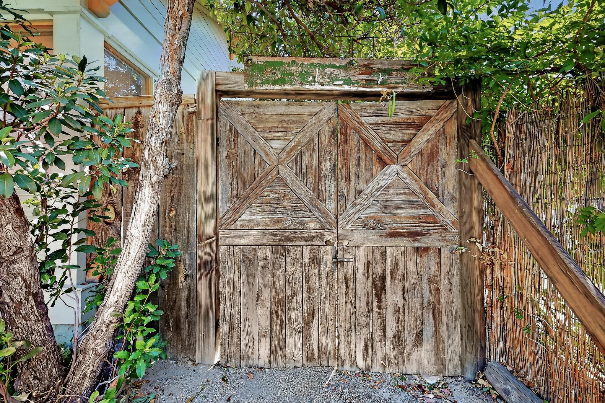 520 LUNA Boulevard NW