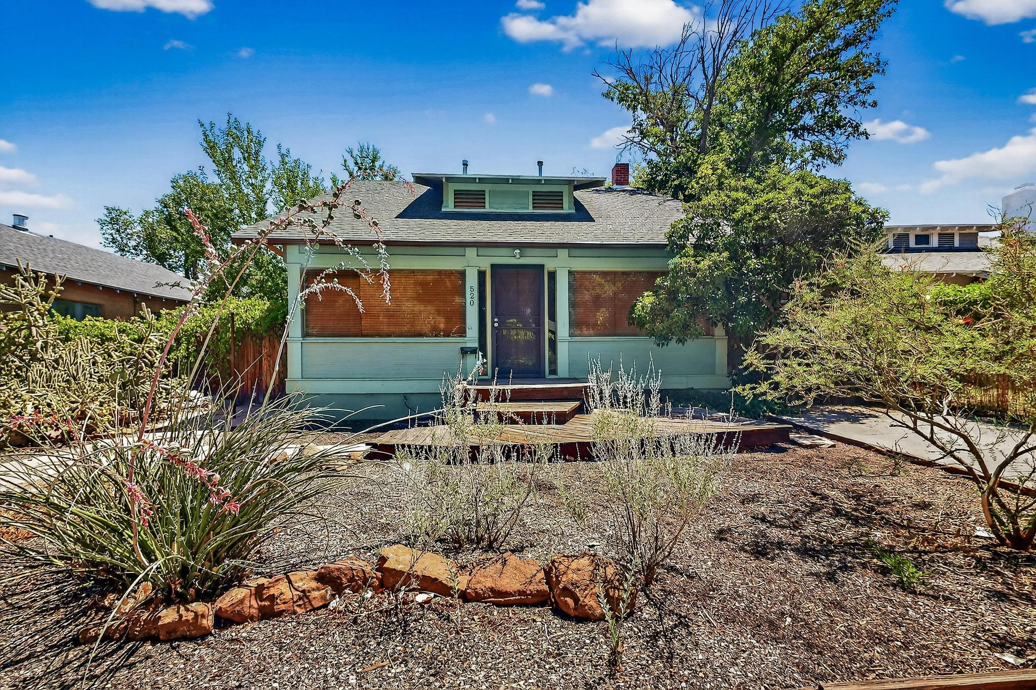 520 LUNA Boulevard NW