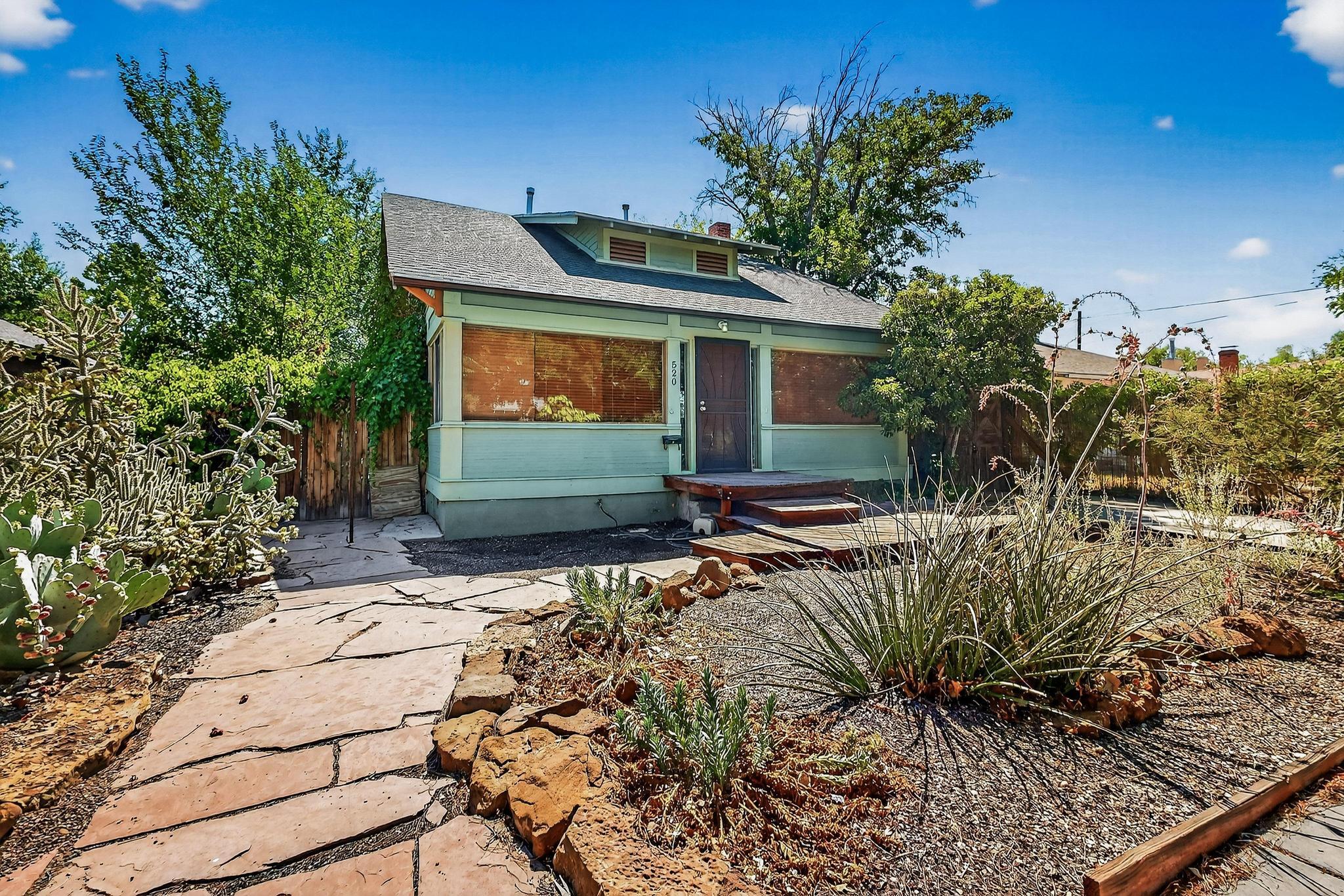 520 LUNA Boulevard NW