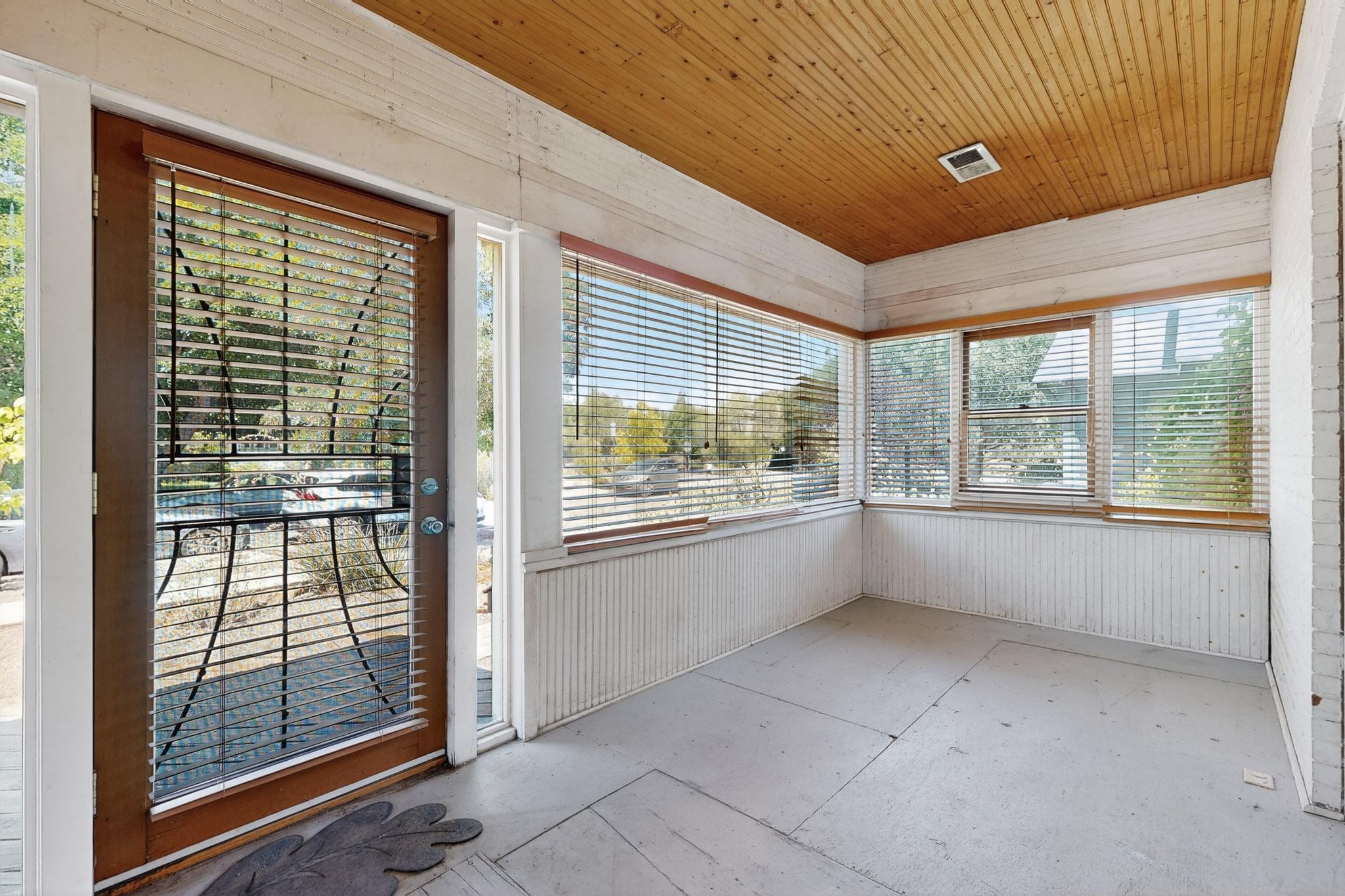 520 LUNA Boulevard NW