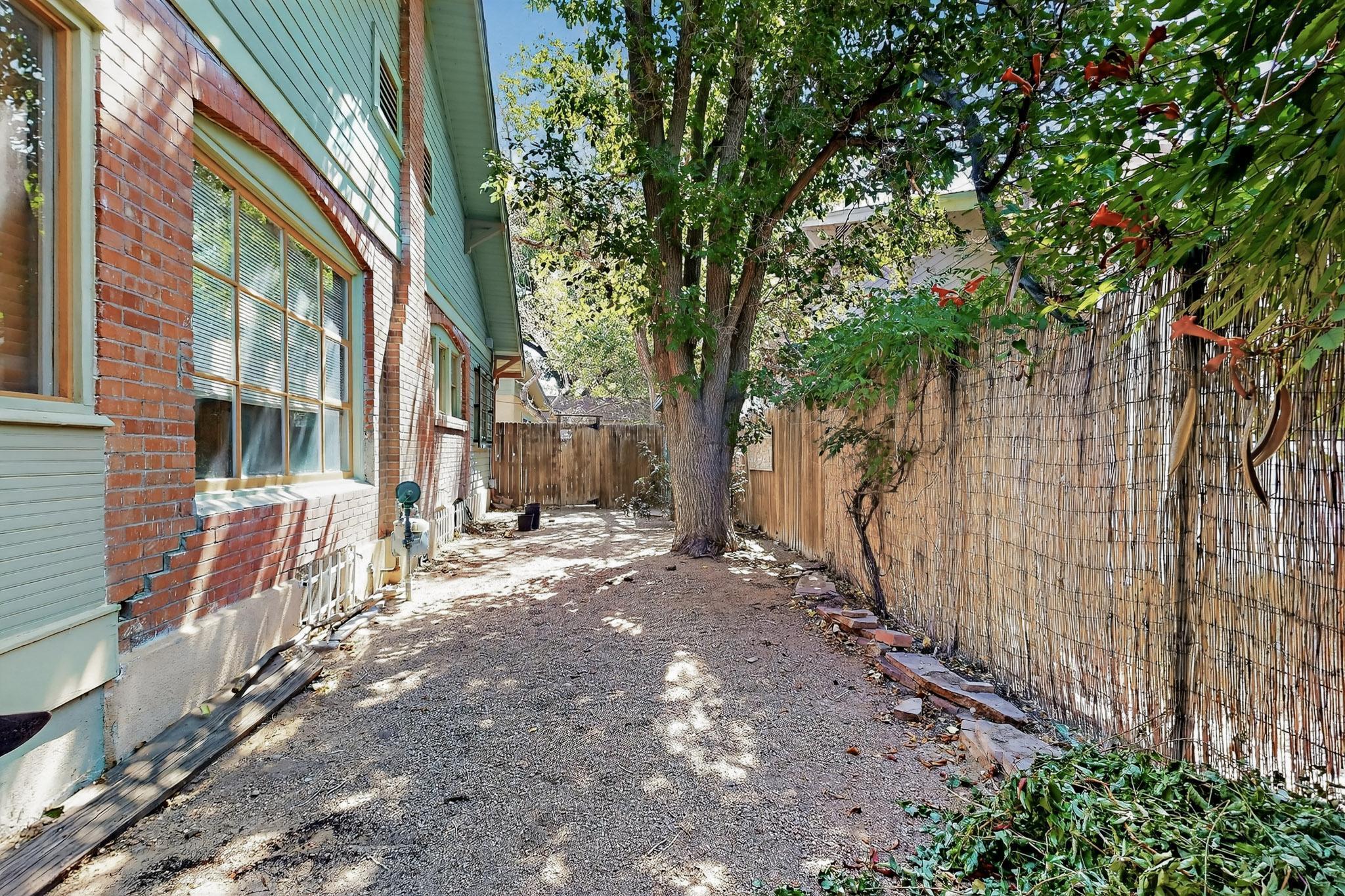 520 LUNA Boulevard NW