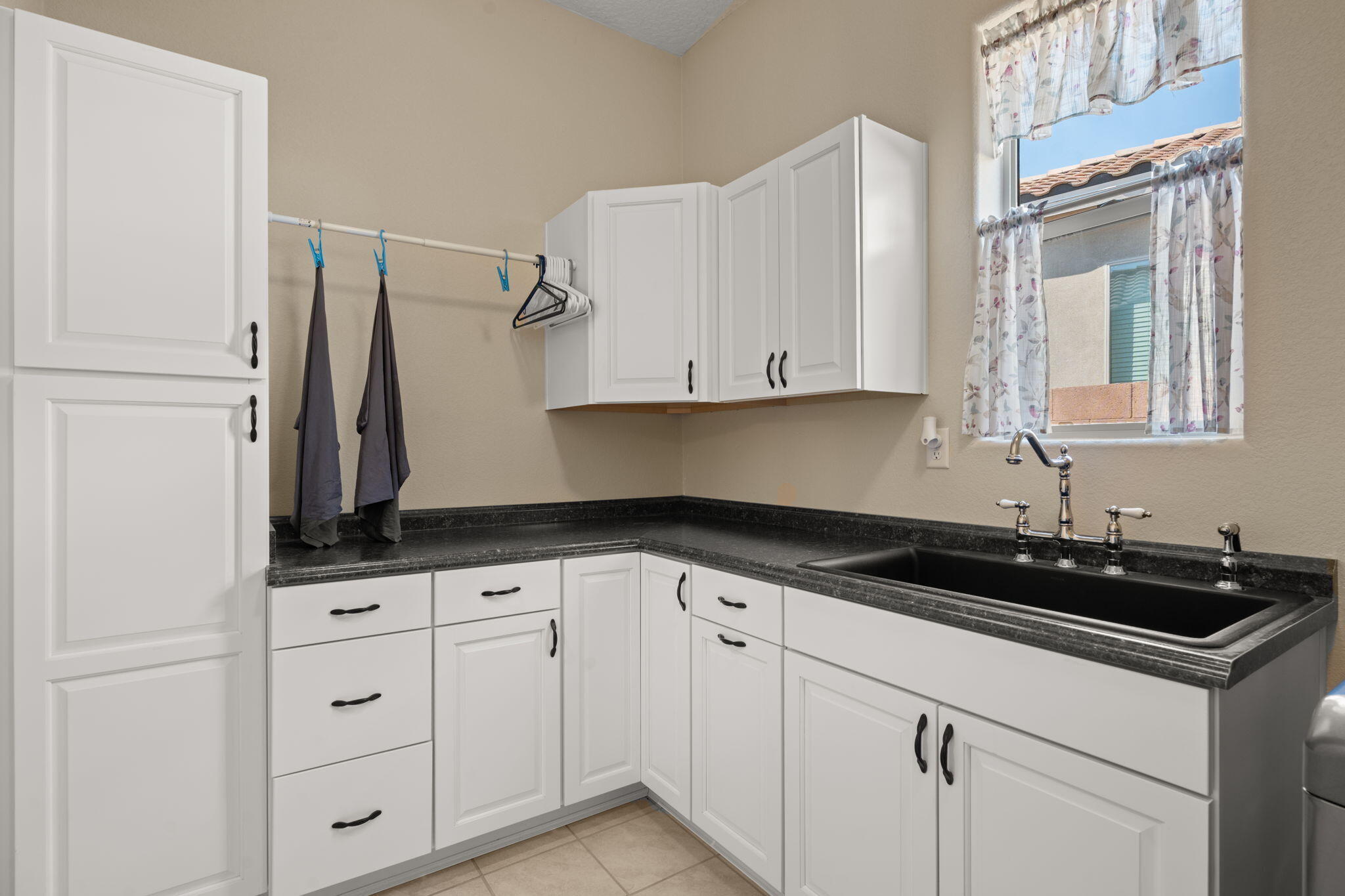 9113 Vista Bosquejo Road NW