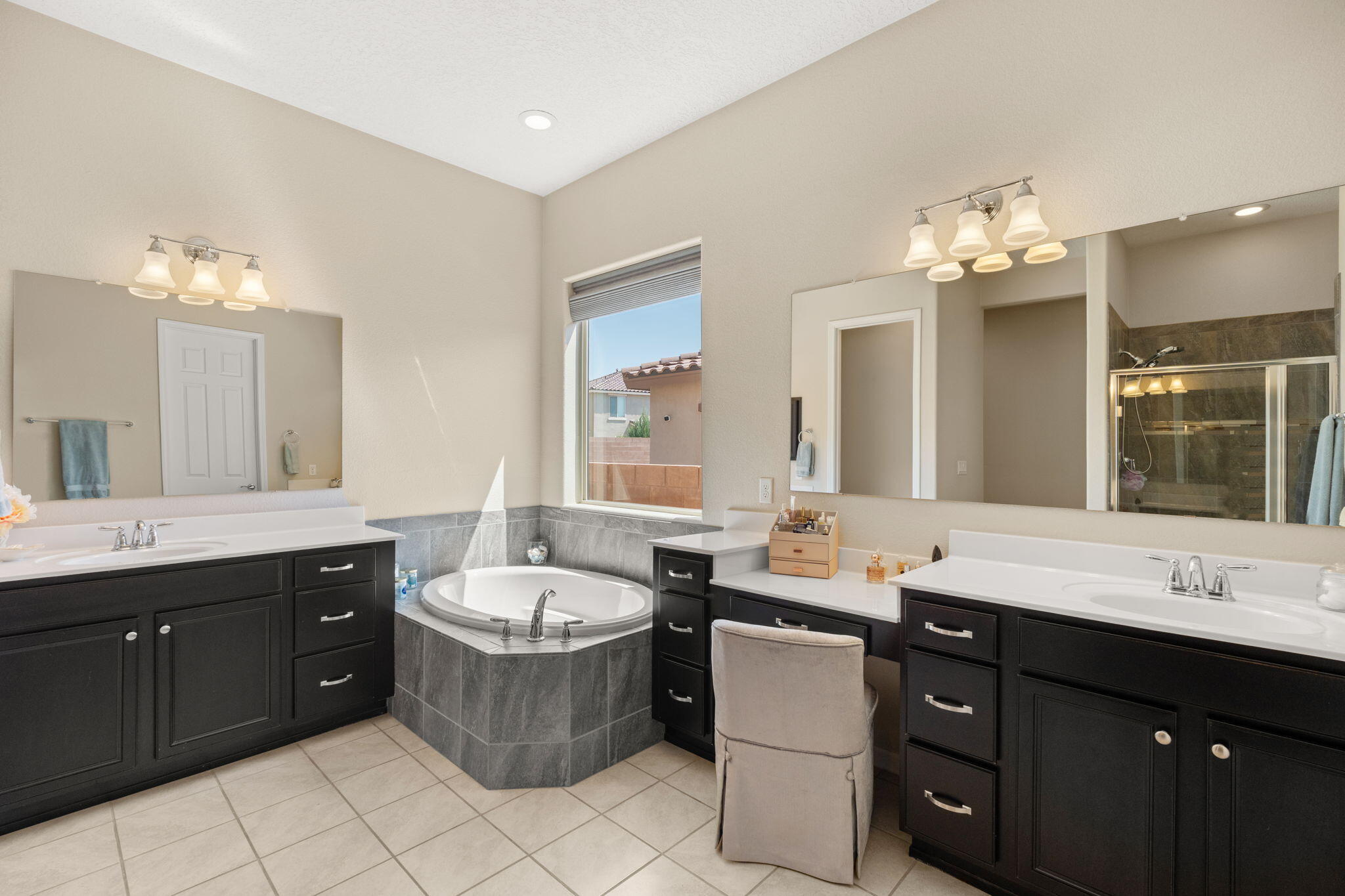 9113 Vista Bosquejo Road NW