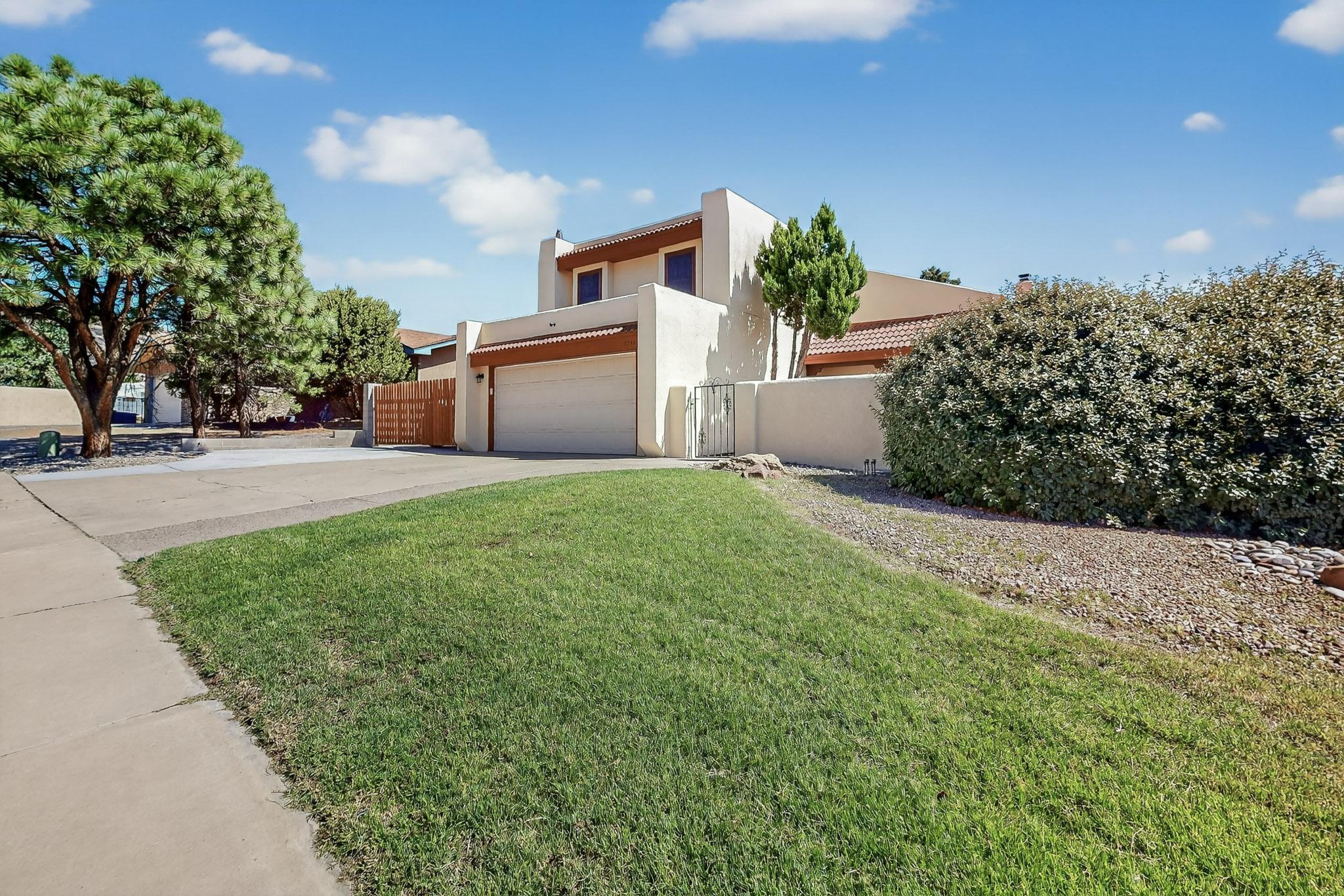 5700 MONTANO Drive NW