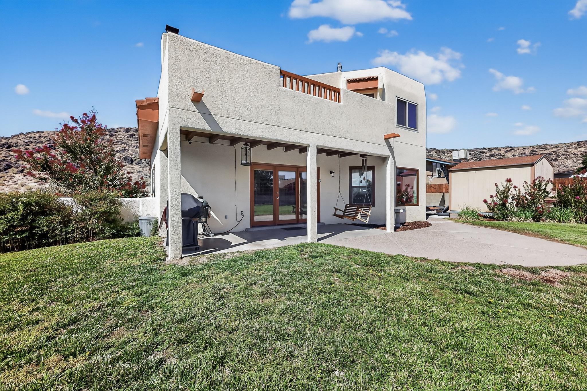 5700 MONTANO Drive NW