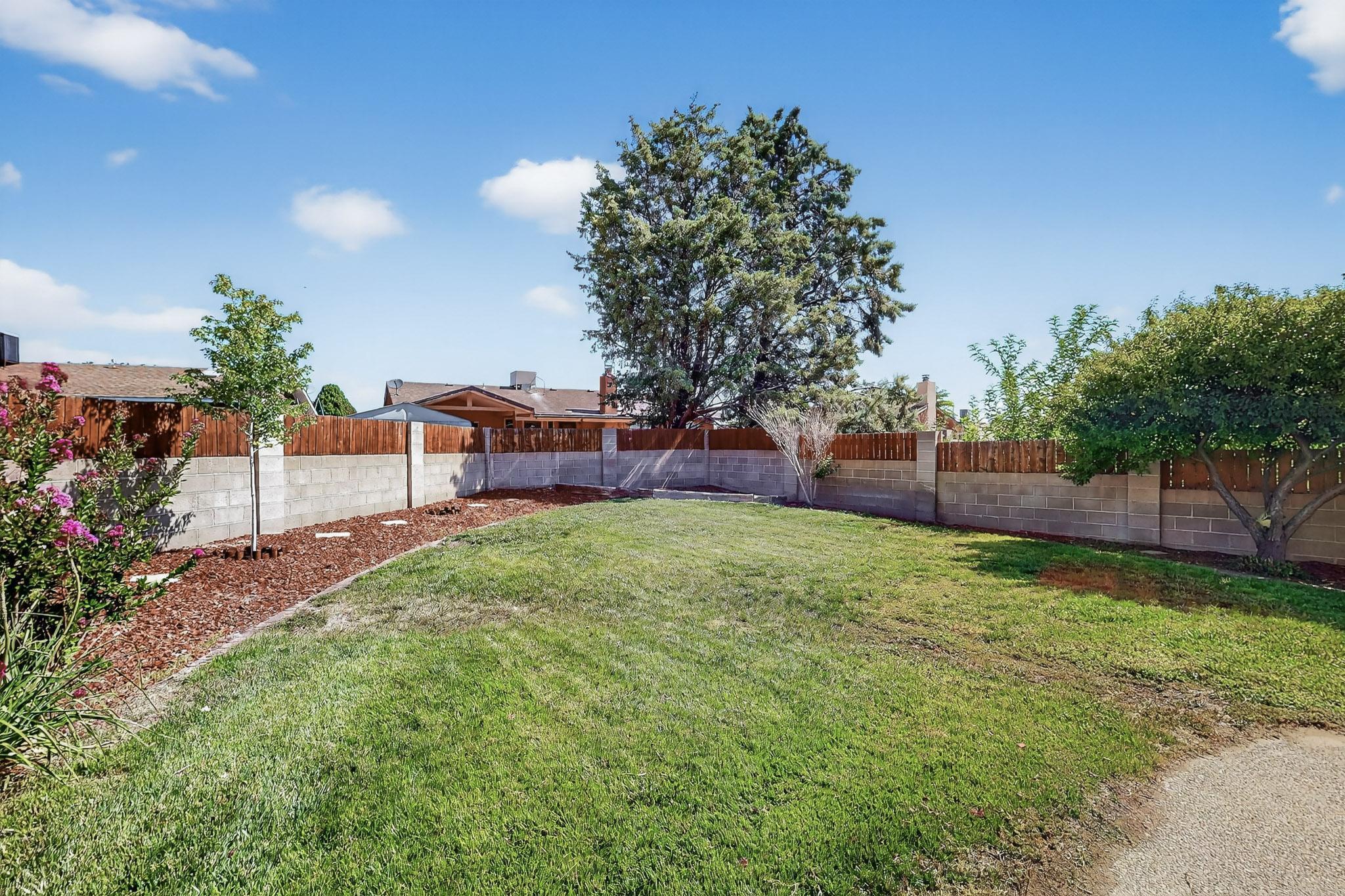 5700 MONTANO Drive NW