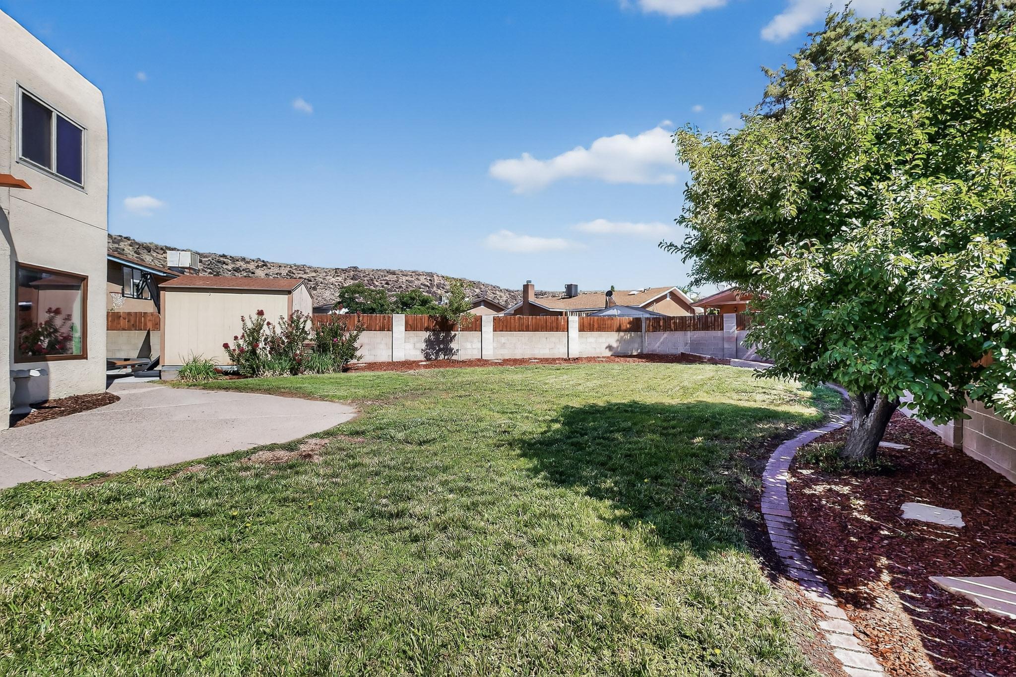 5700 MONTANO Drive NW