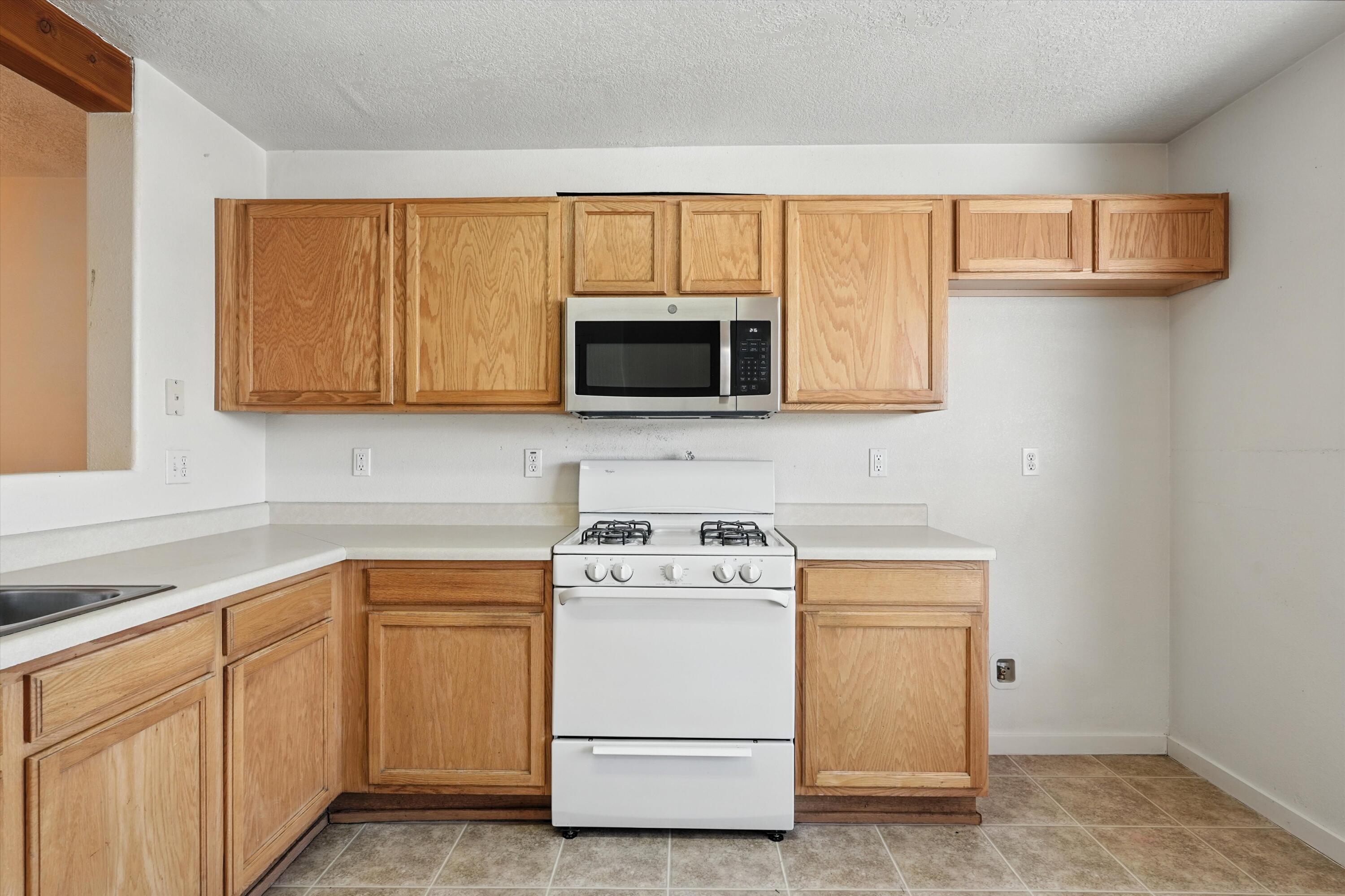 6963 Golden Mesa
