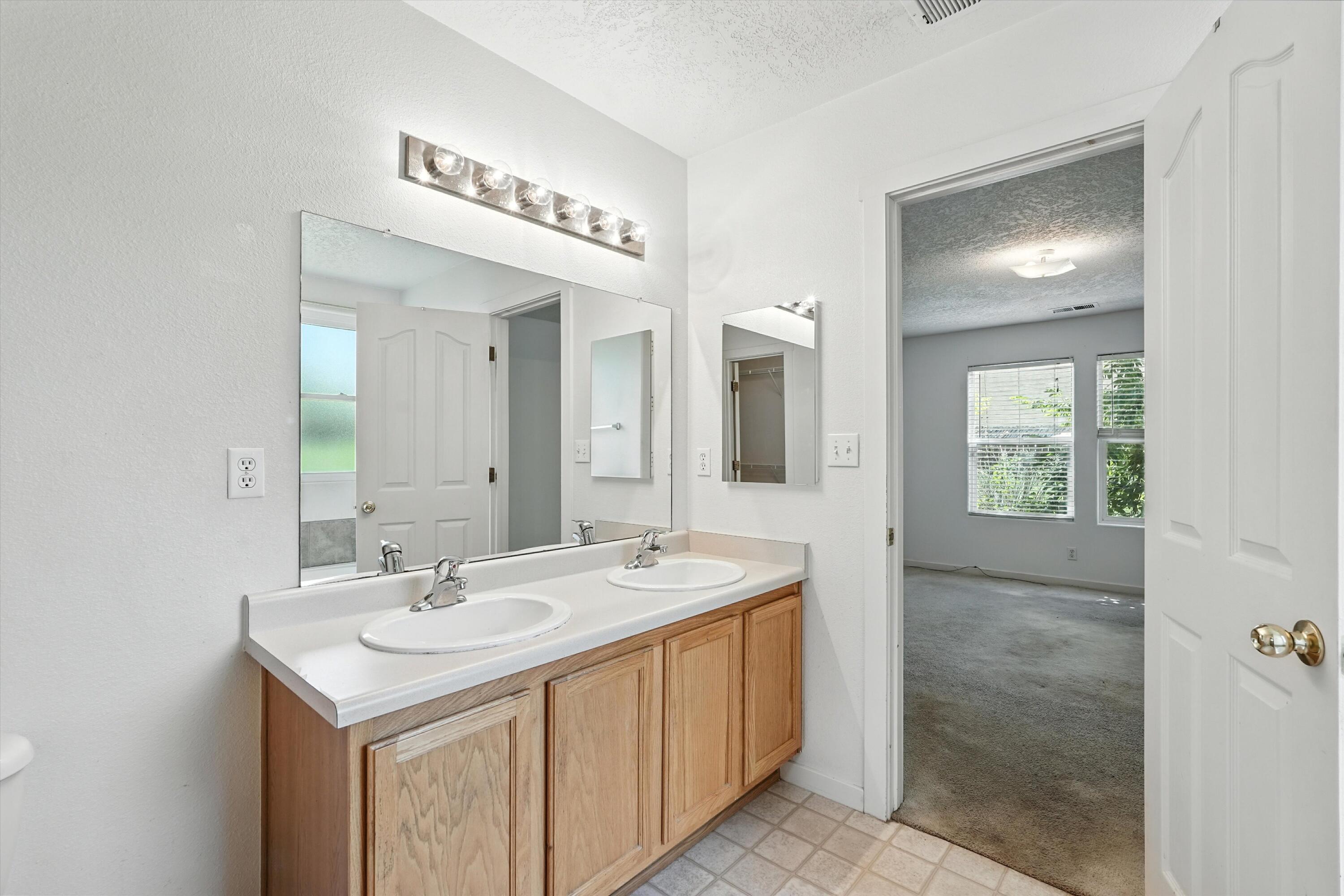 6963 Golden Mesa