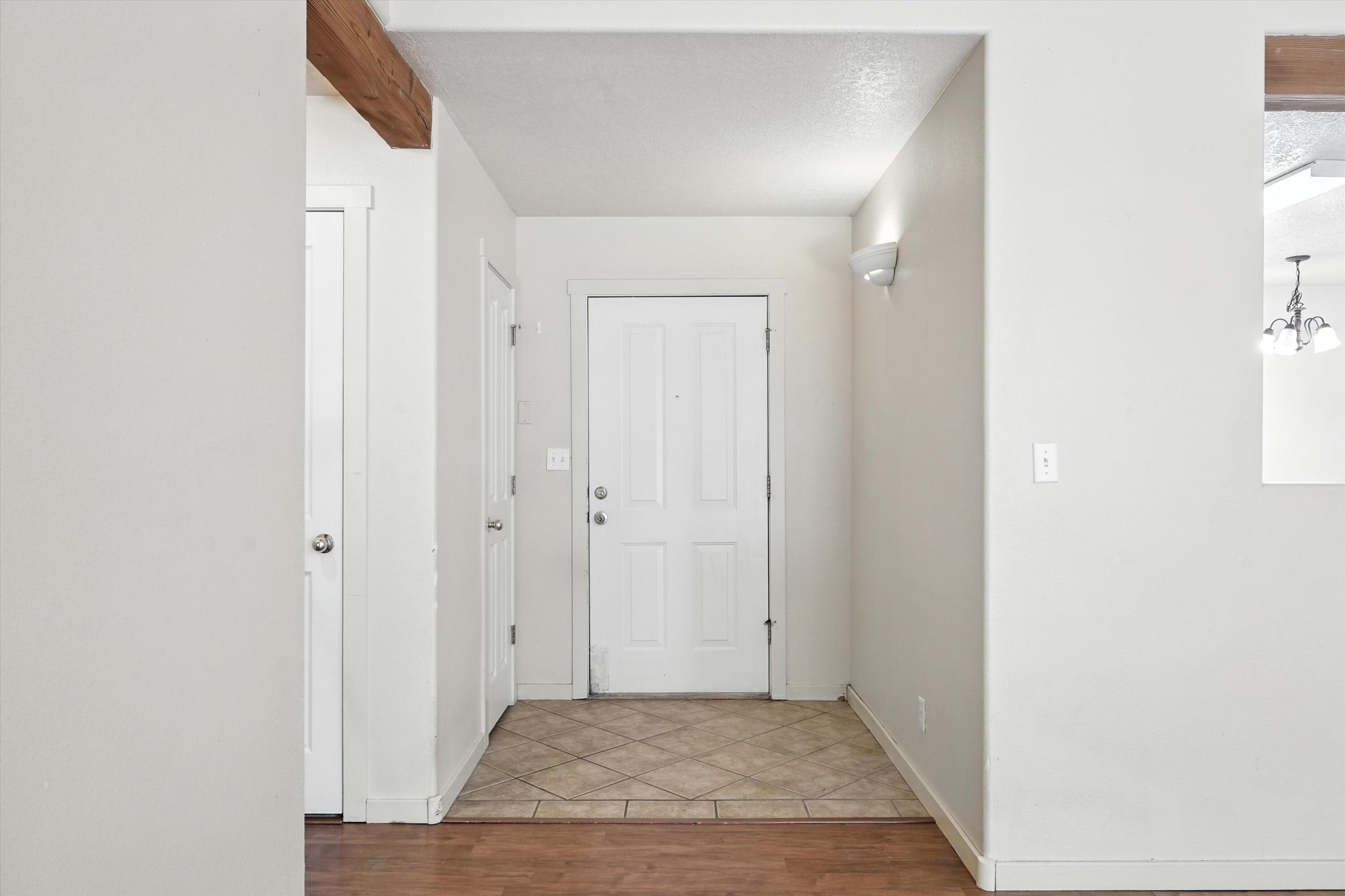 6963 Golden Mesa