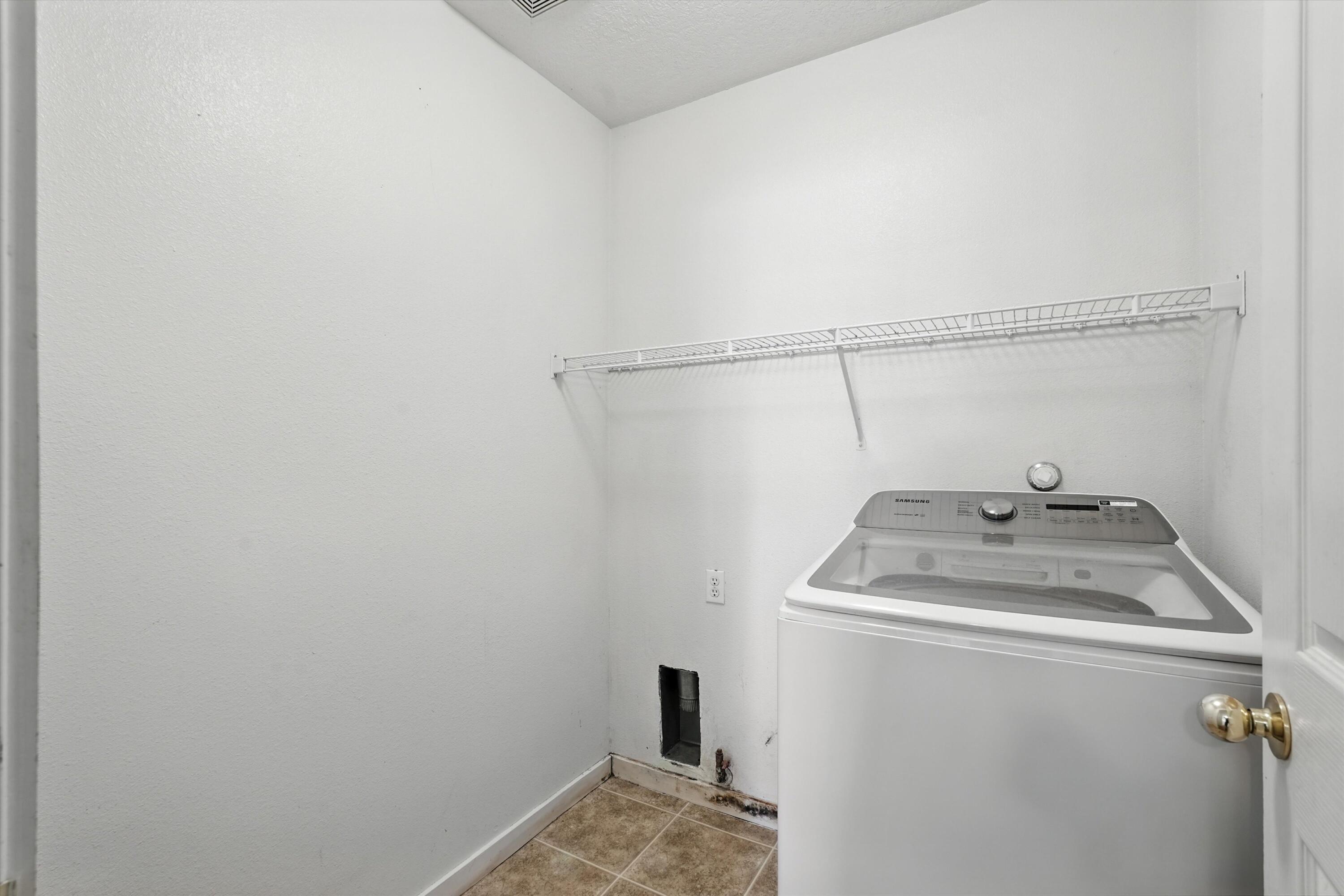 6963 Golden Mesa