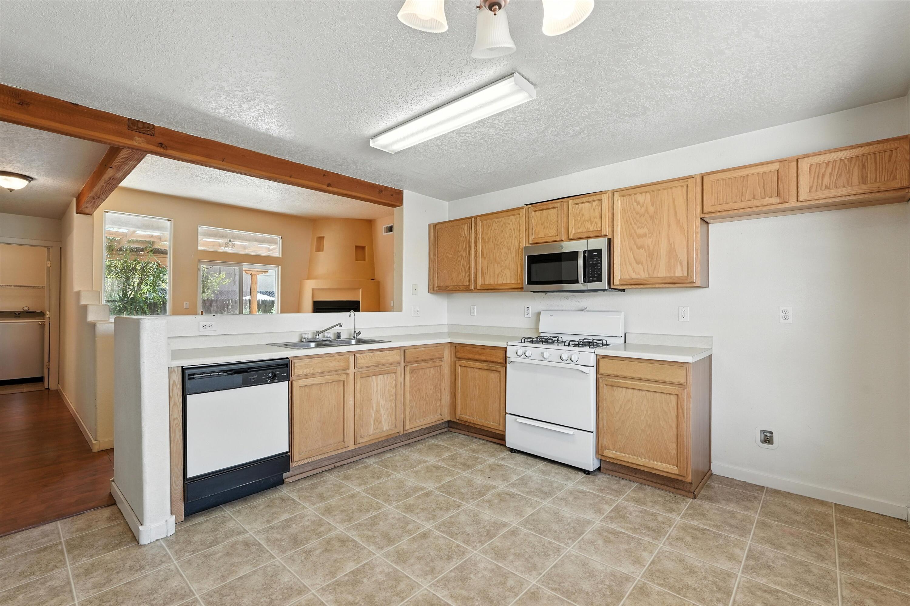 6963 Golden Mesa
