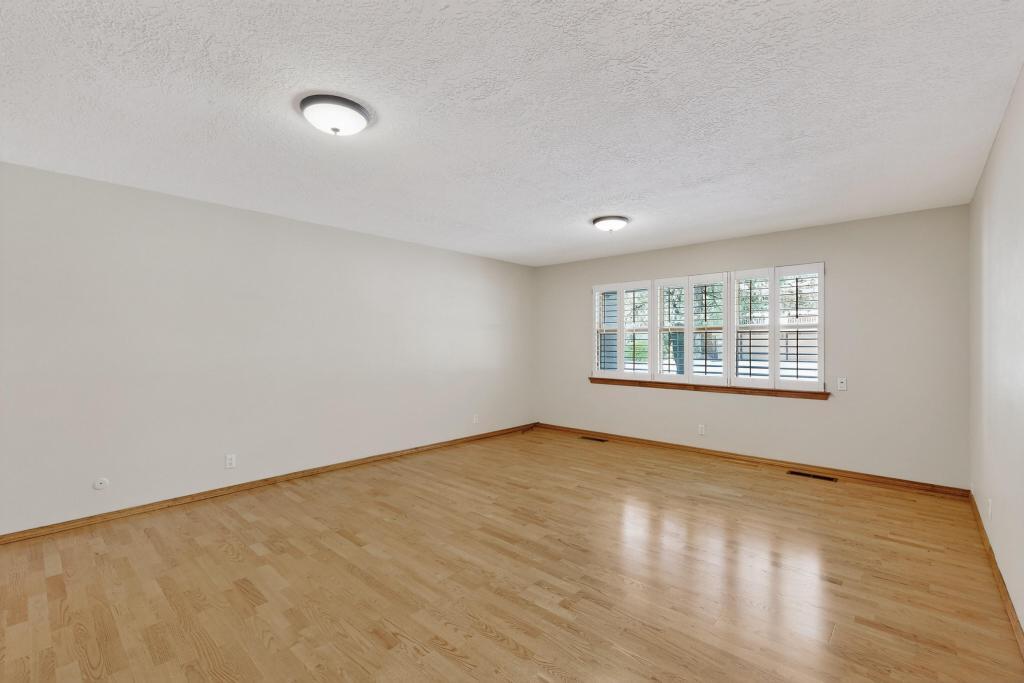 5501 LUNA DEL ORO Court NE