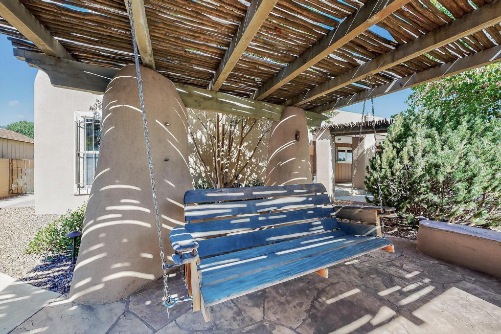 5501 LUNA DEL ORO Court NE