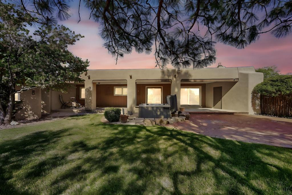 5501 LUNA DEL ORO Court NE