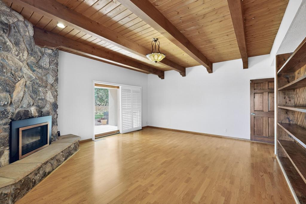 5501 LUNA DEL ORO Court NE