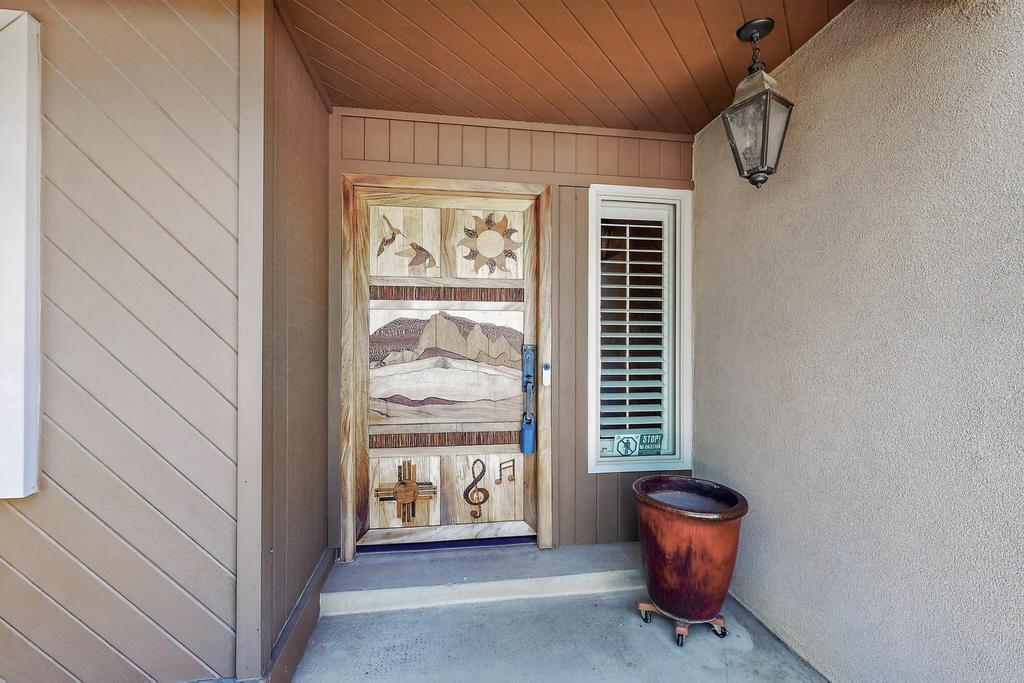 5501 LUNA DEL ORO Court NE