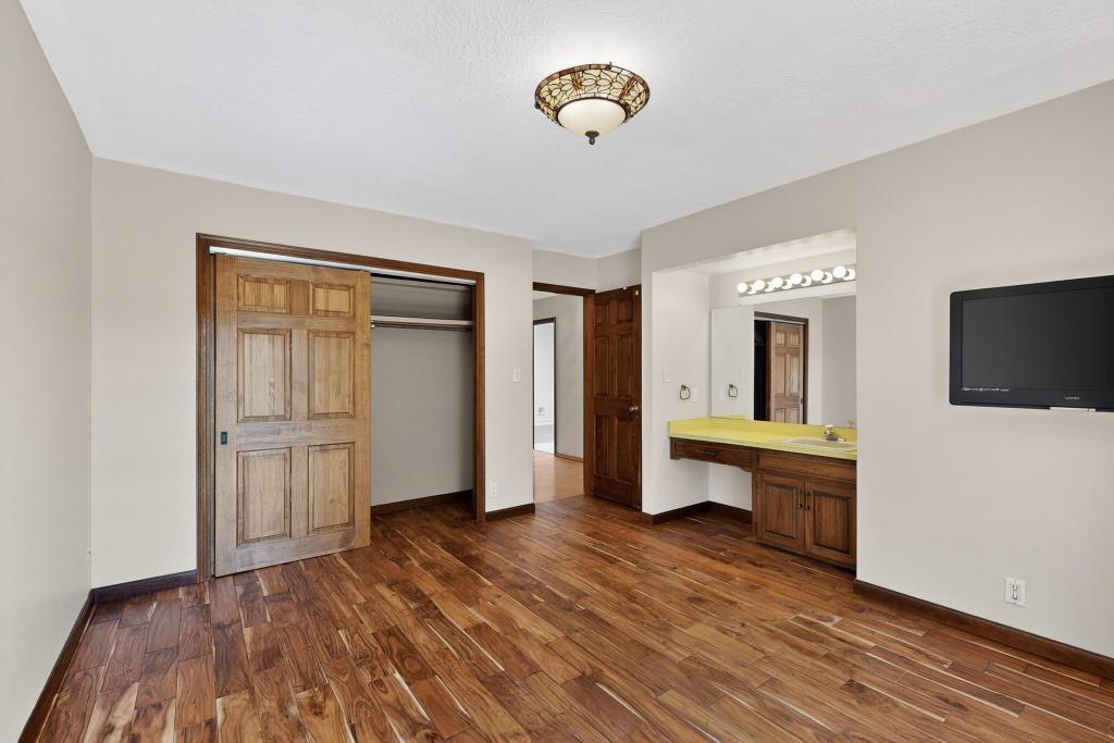 5501 LUNA DEL ORO Court NE