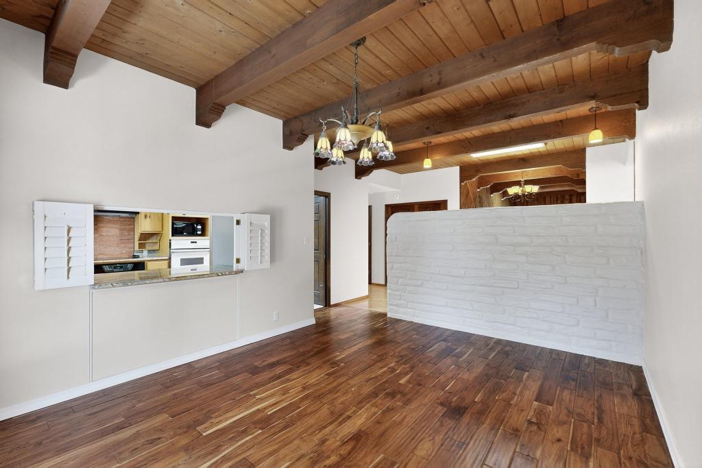 5501 LUNA DEL ORO Court NE