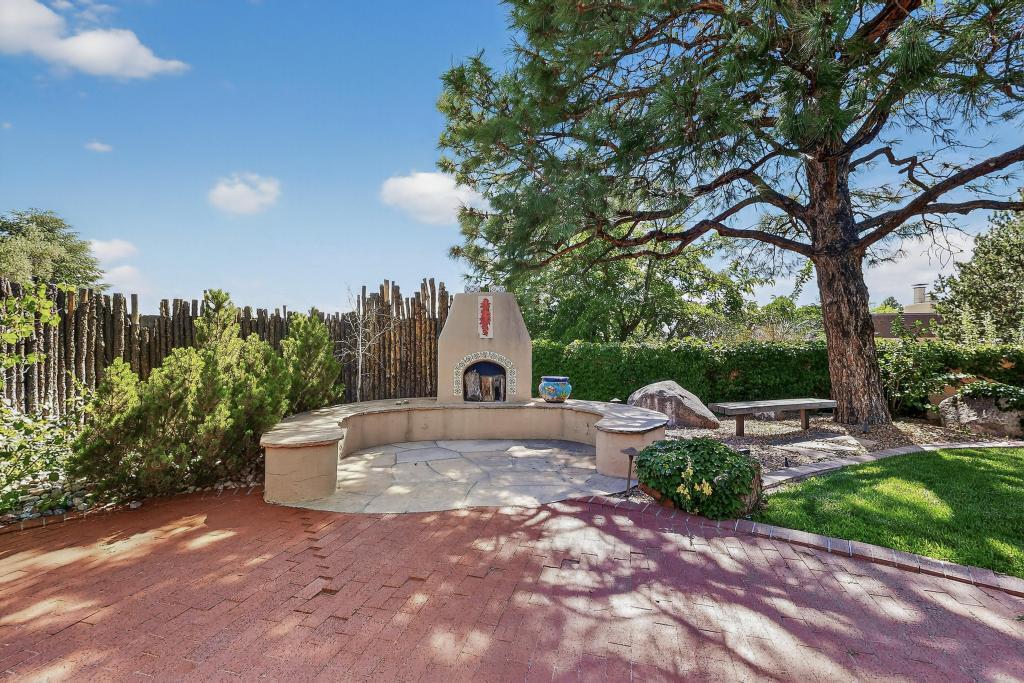 5501 LUNA DEL ORO Court NE