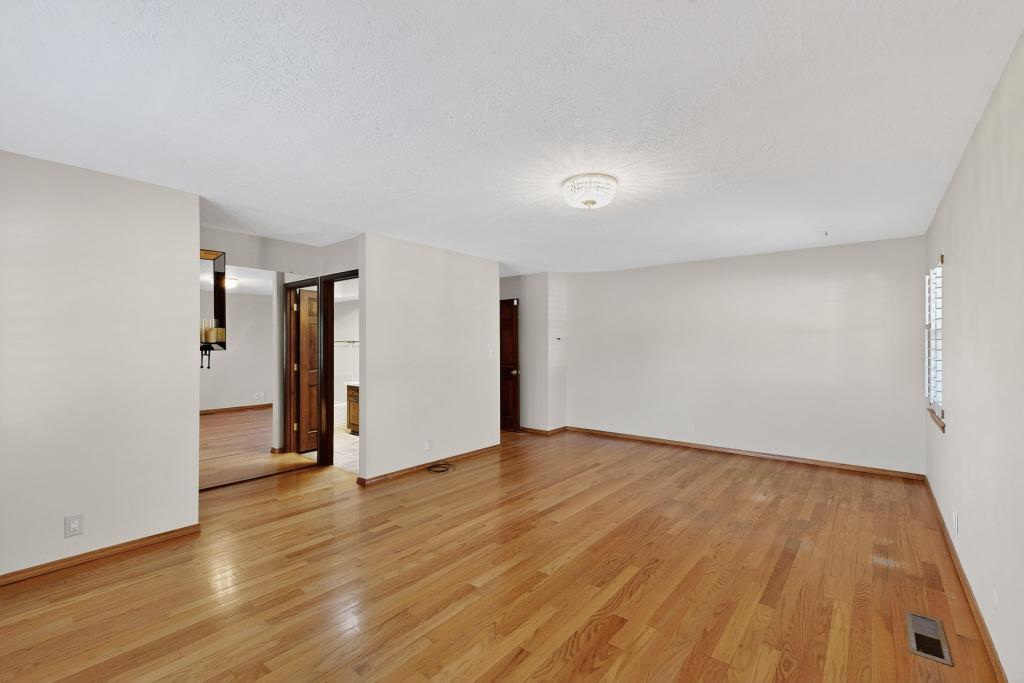 5501 LUNA DEL ORO Court NE