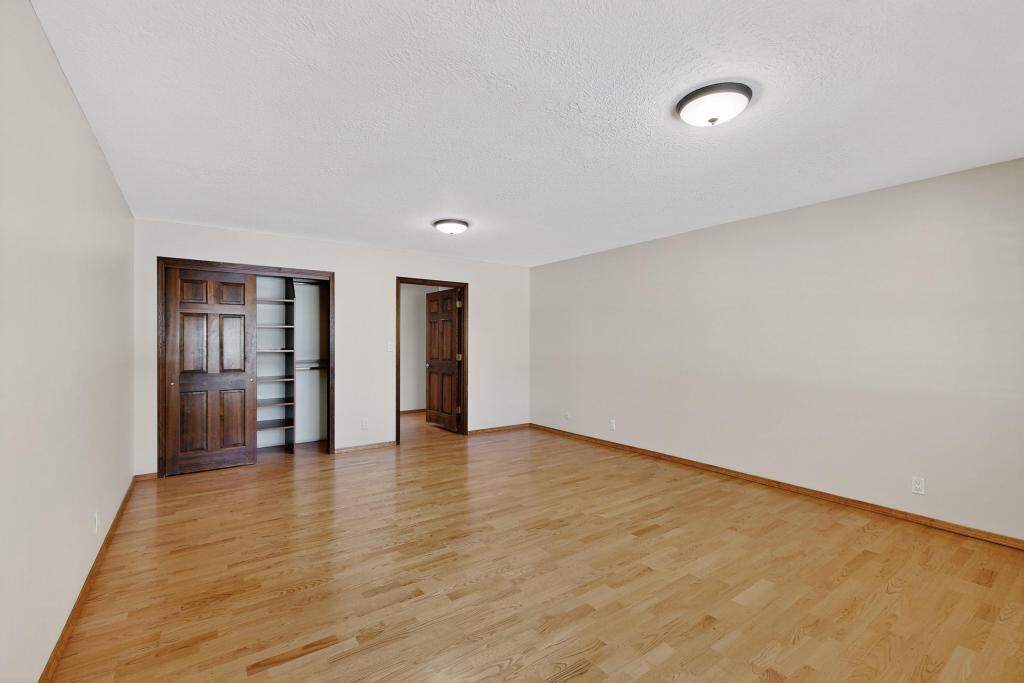 5501 LUNA DEL ORO Court NE