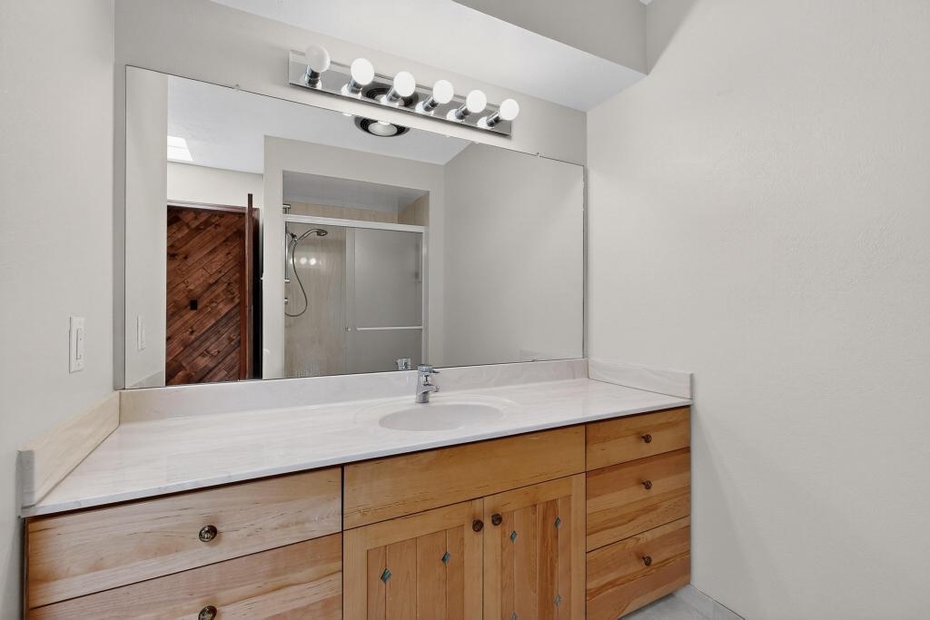 5501 LUNA DEL ORO Court NE