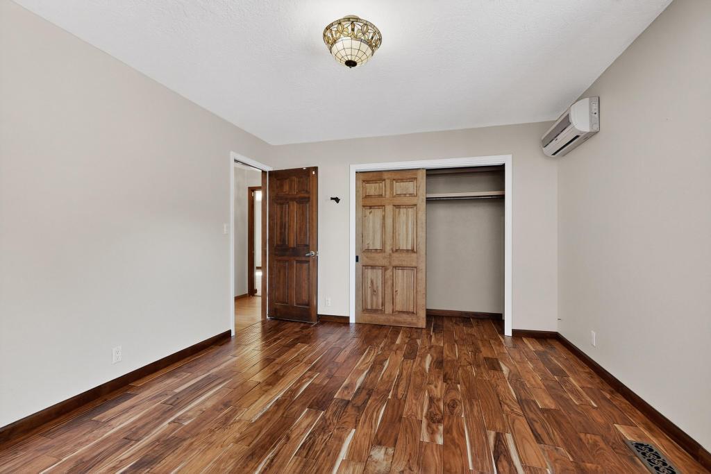 5501 LUNA DEL ORO Court NE