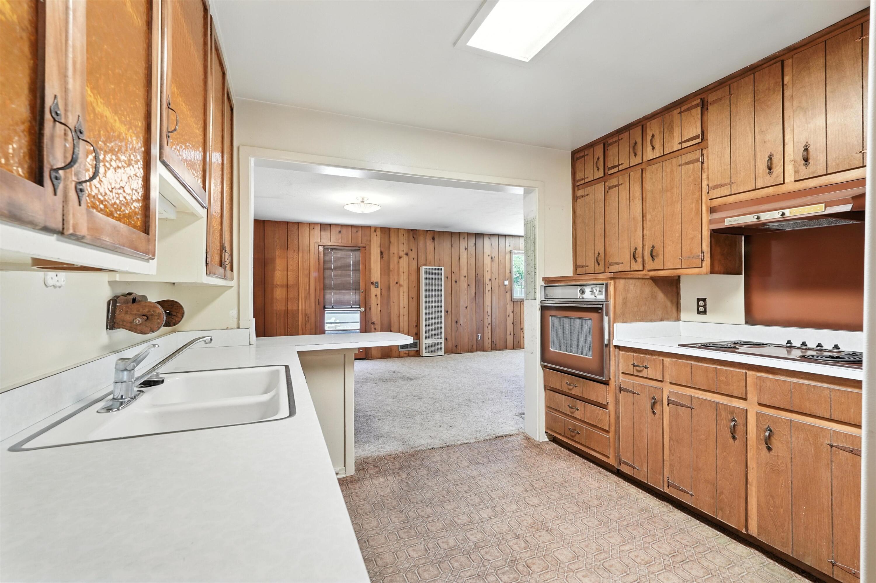 713 LA VETA Drive