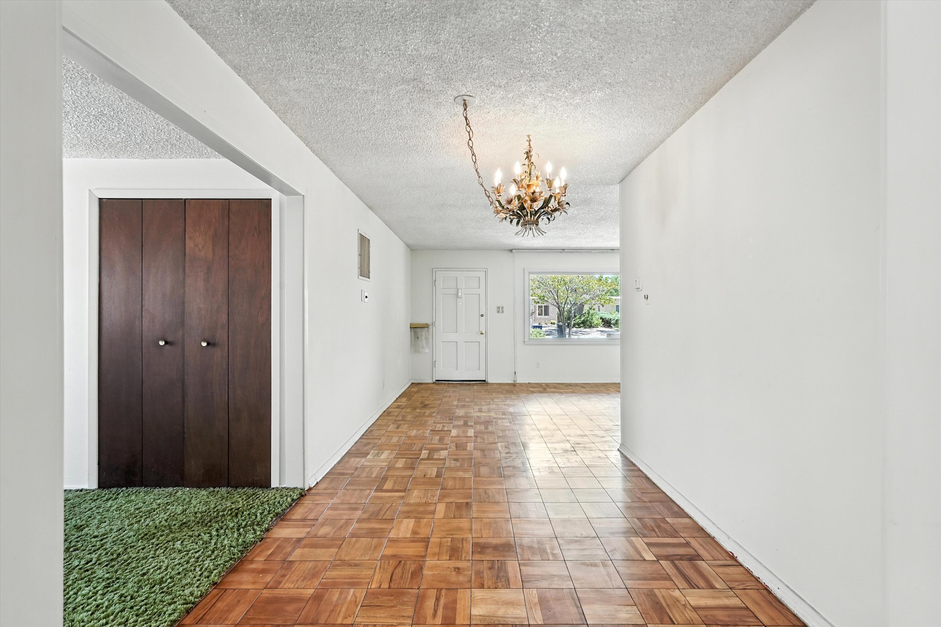 713 LA VETA Drive