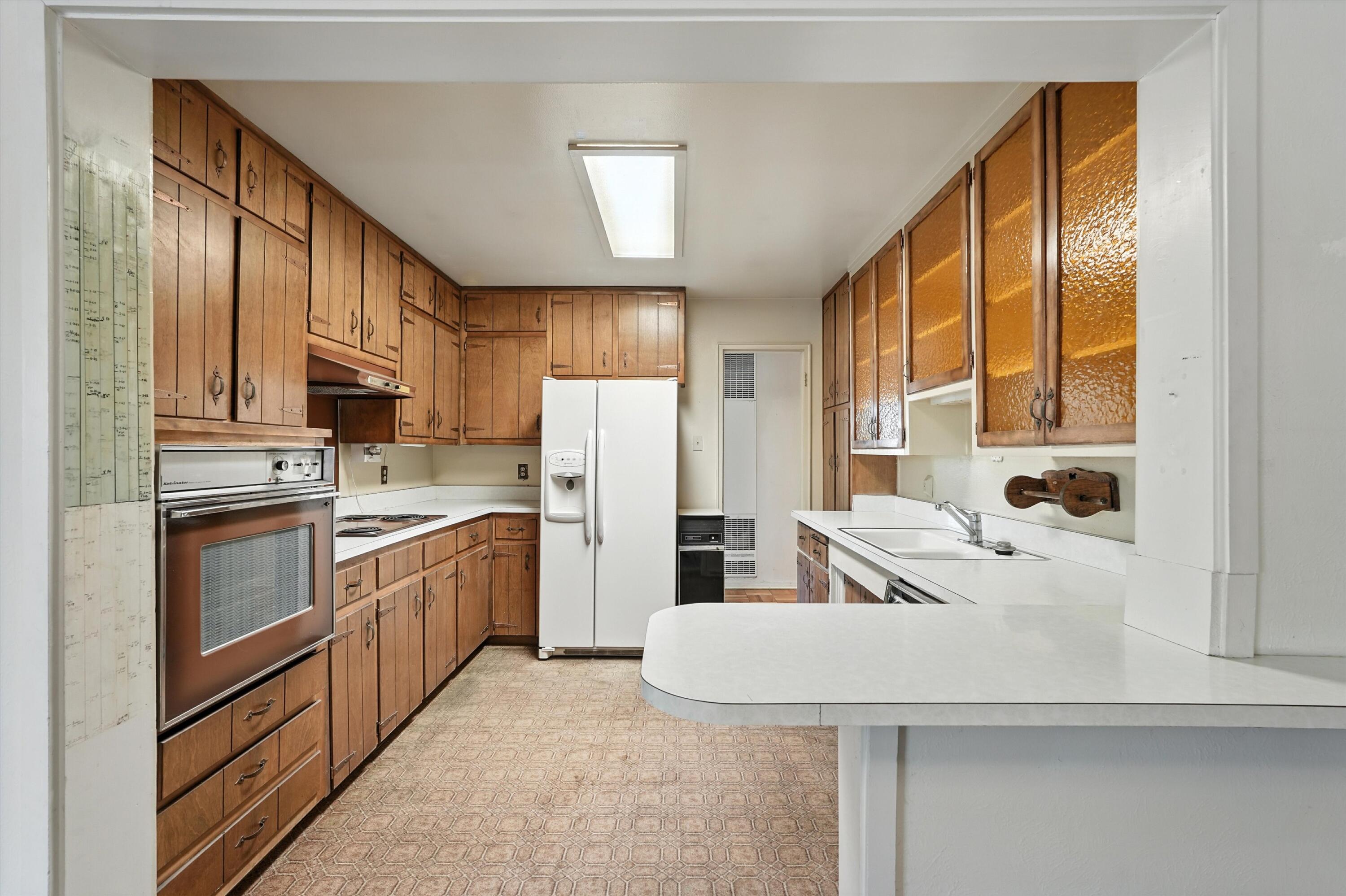 713 LA VETA Drive