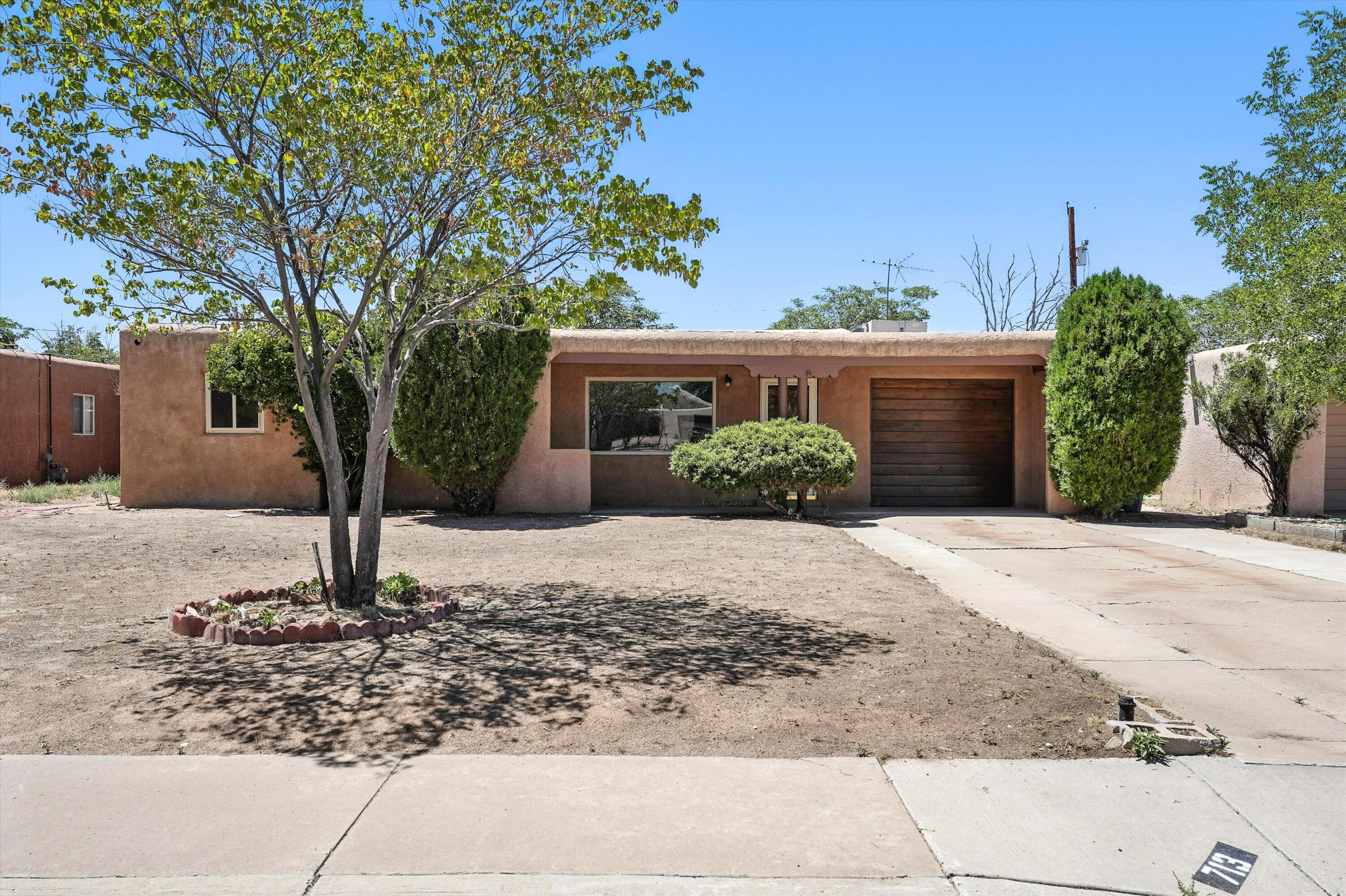 713 LA VETA Drive