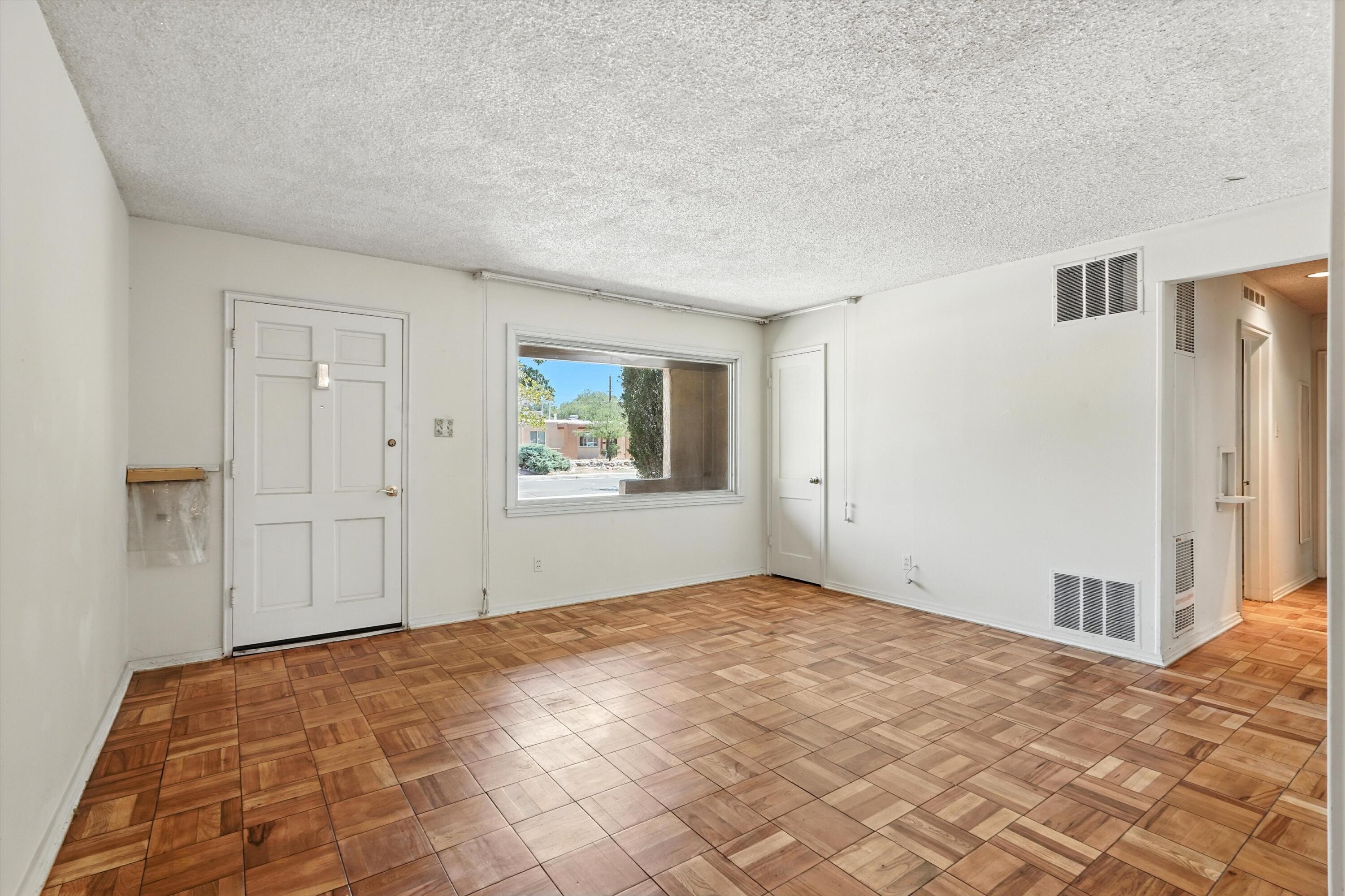713 LA VETA Drive