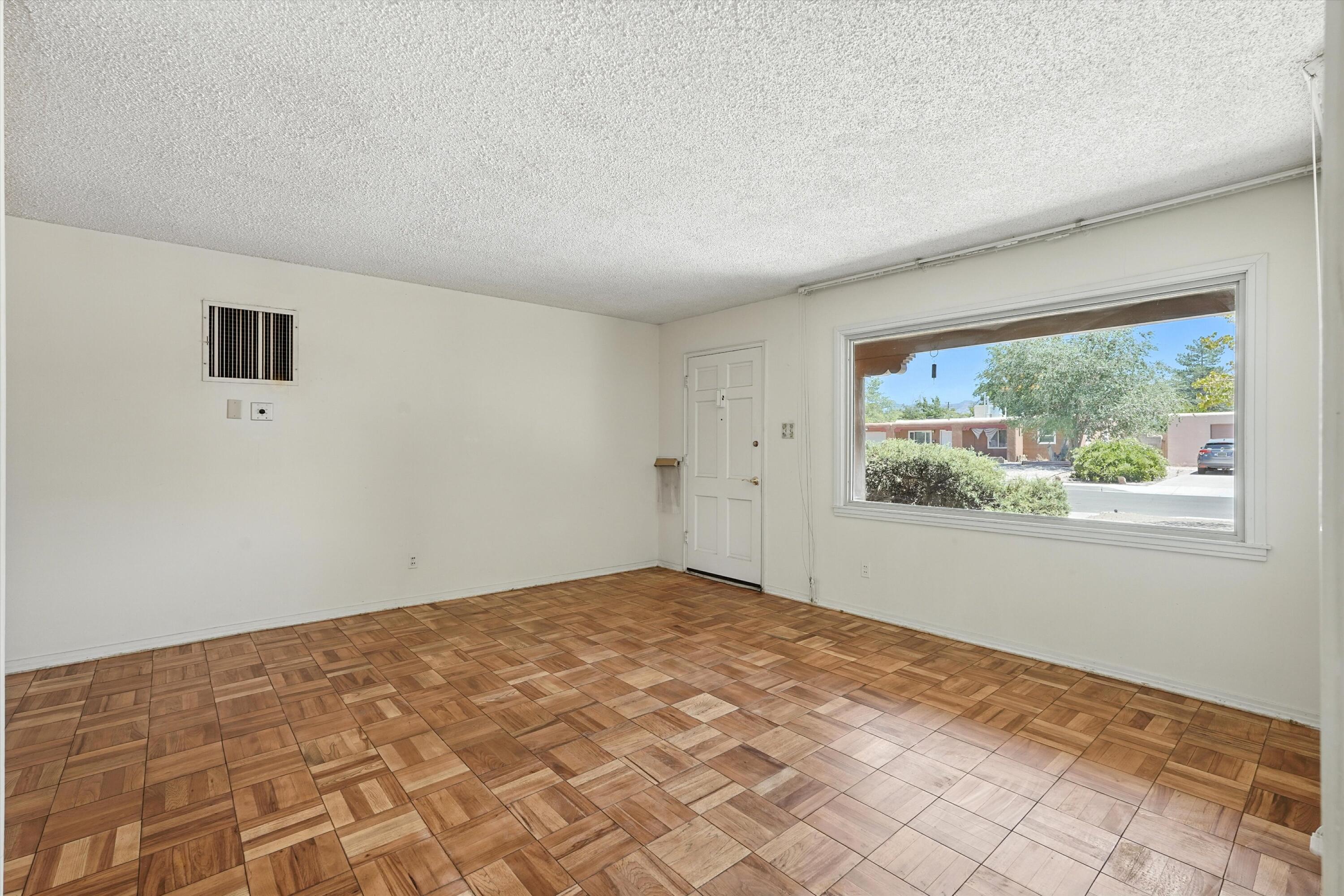 713 LA VETA Drive