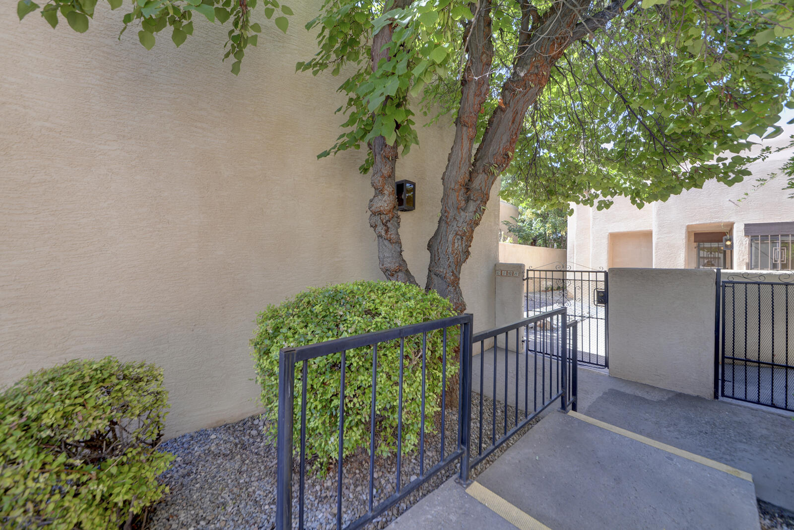 6408 MONTE SERRANO NE