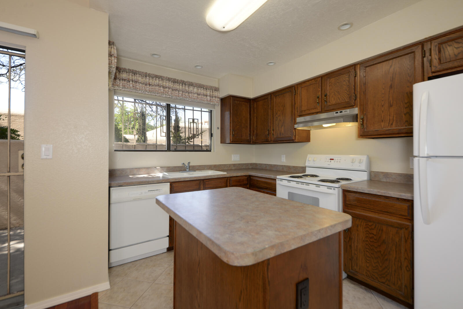 6408 MONTE SERRANO NE