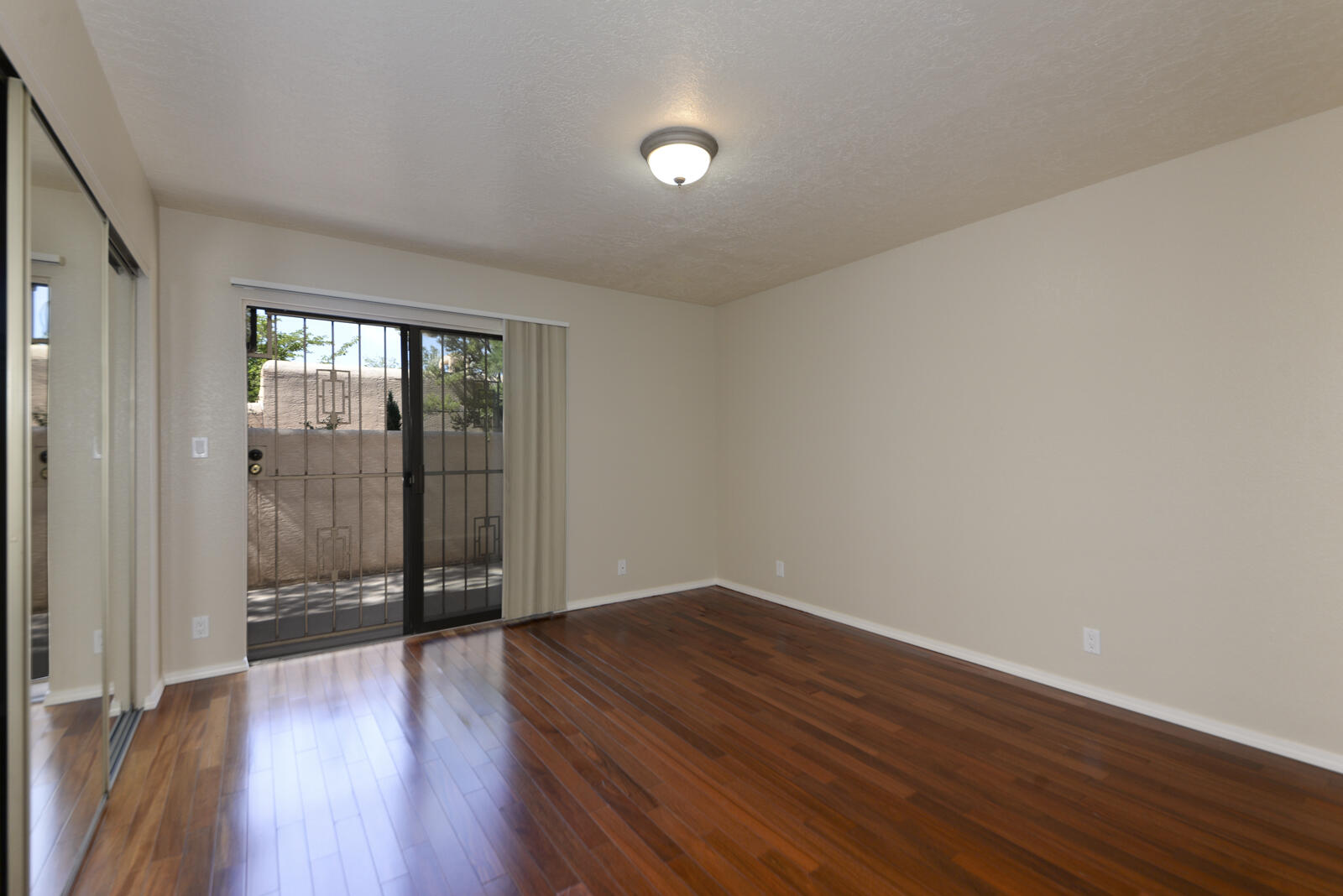 6408 MONTE SERRANO NE